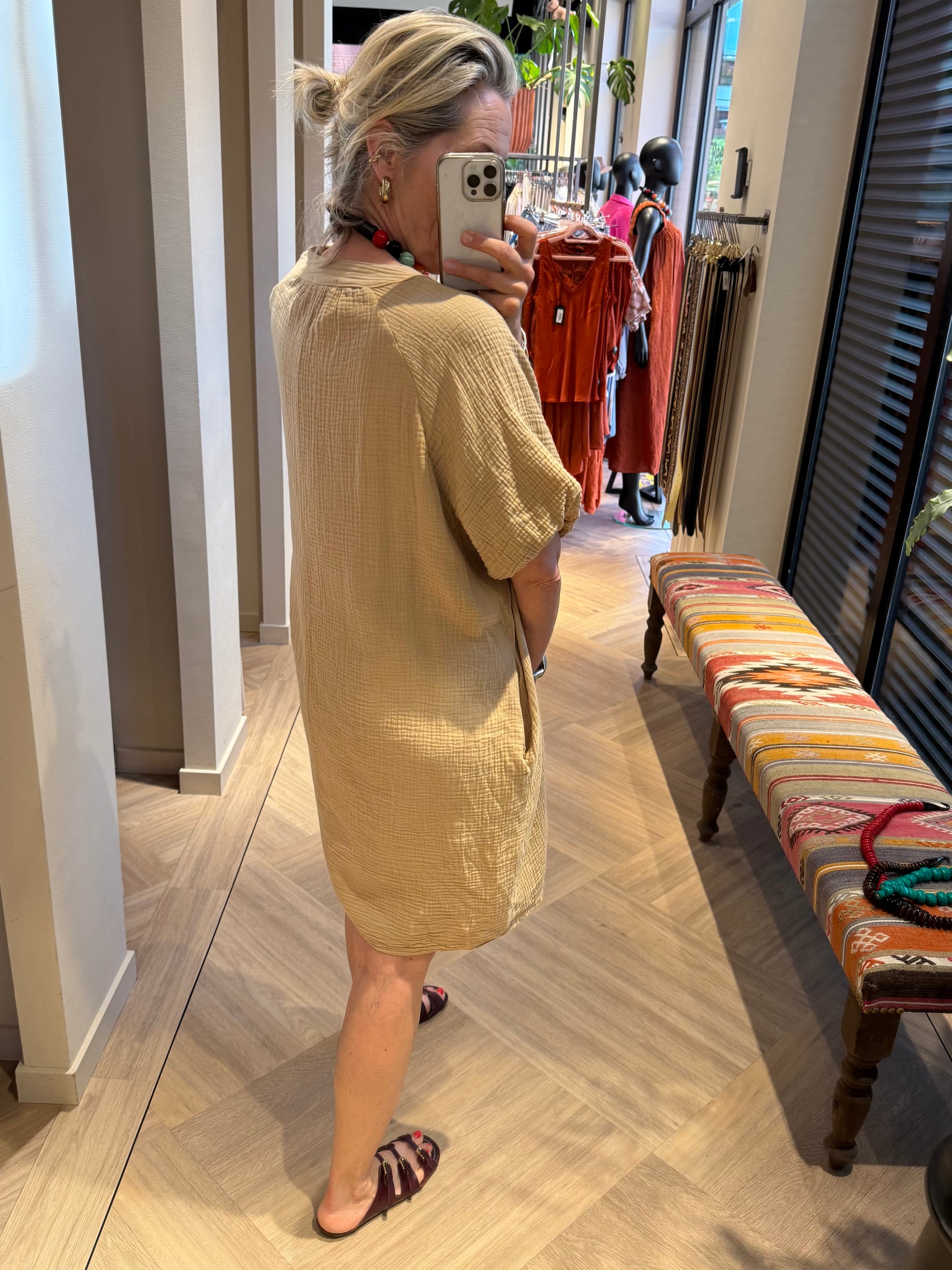 Jurk Gigi Mousseline Beige - Peet kleding