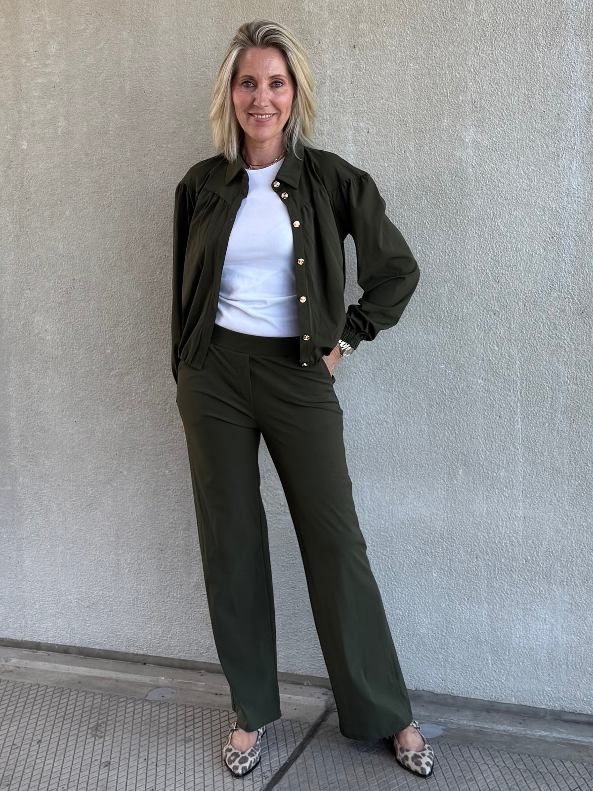 Triple Nine - Travel Blouse Sasha Olijfgroen - 5951 - Peet kleding