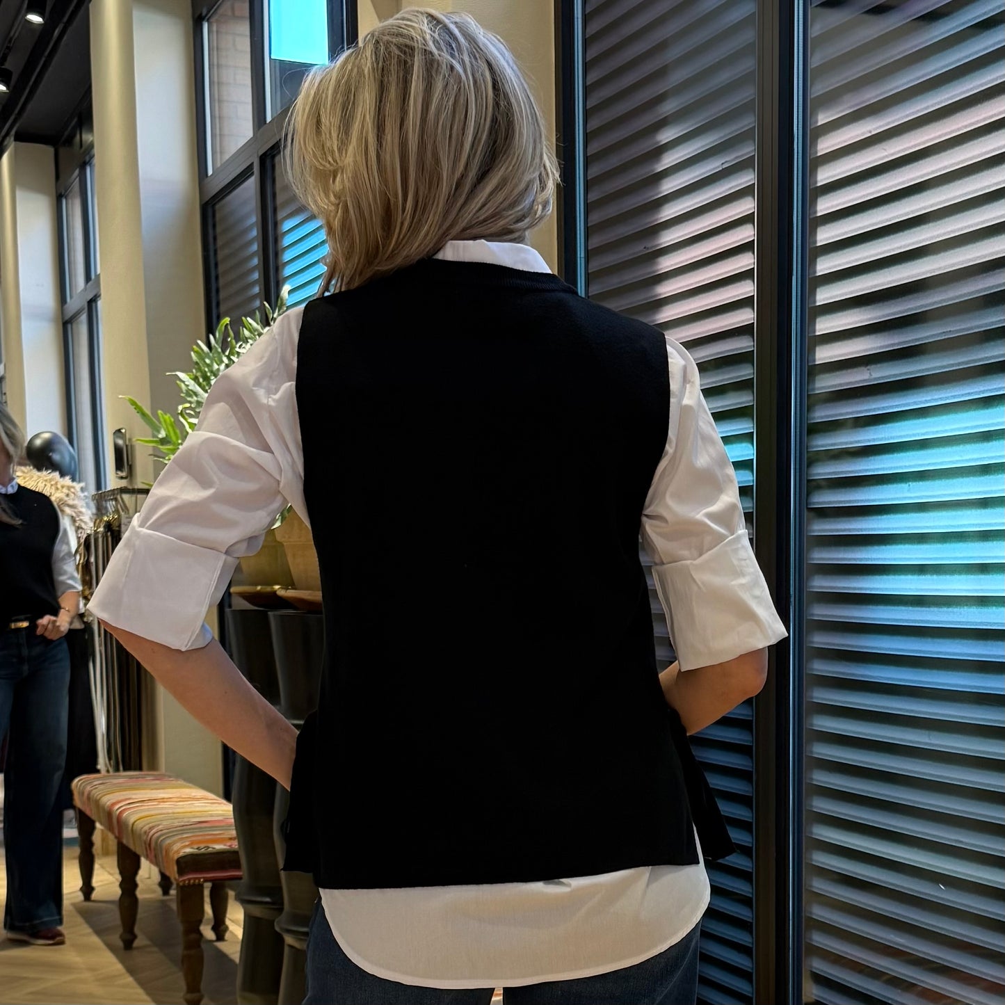 Gebreide Top Mouwloos Lucy Zwart - Peet kleding