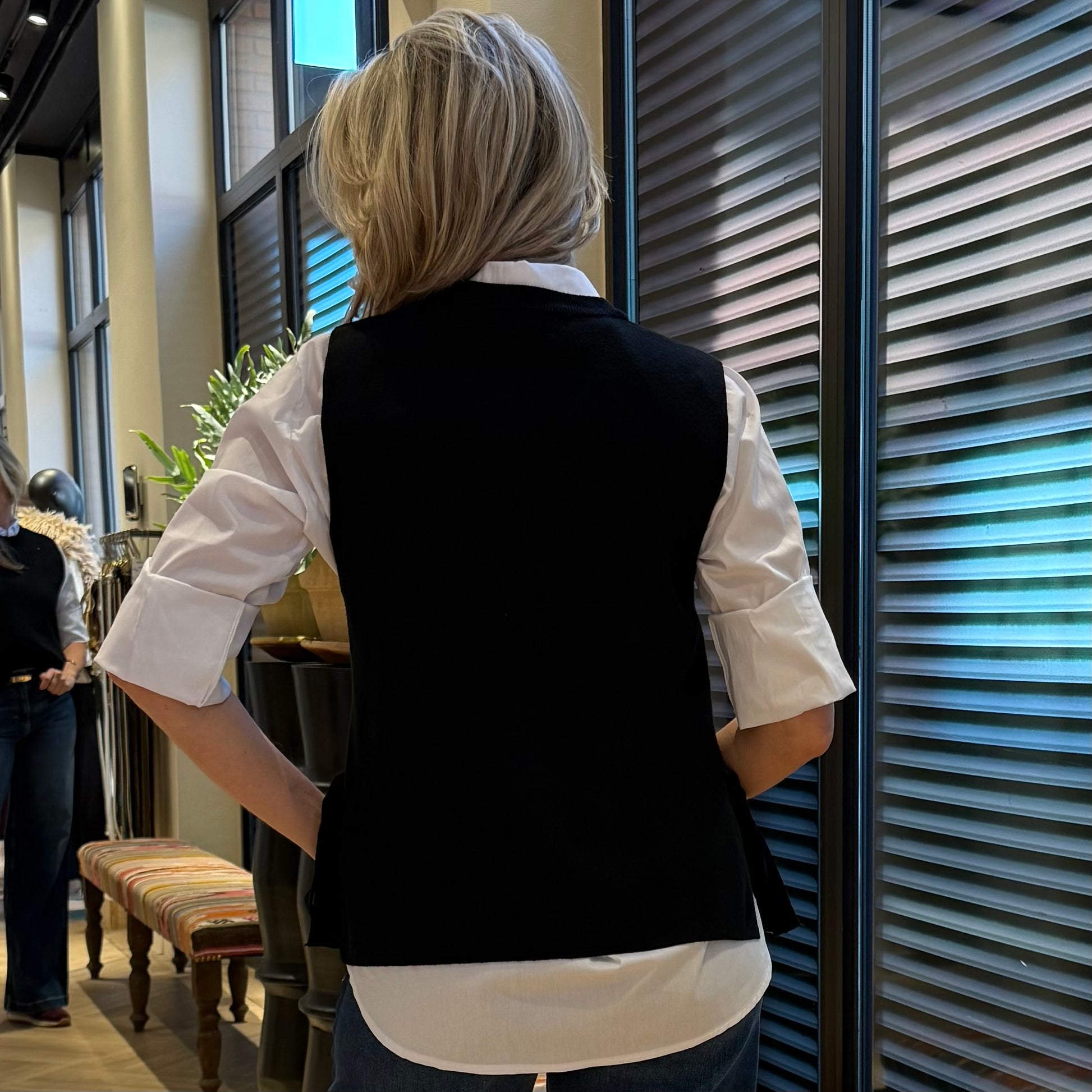 Gebreide Top Mouwloos Lucy Zwart - Peet kleding