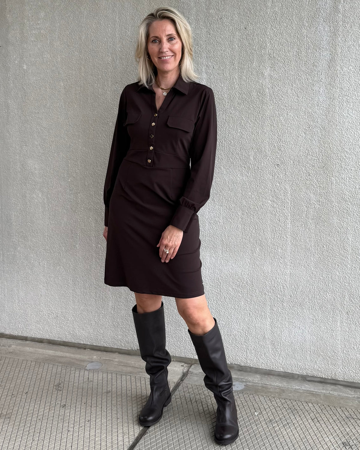 Triple Nine - Travel Jurk Melin Donkerbruin - 51810 - Peet kleding