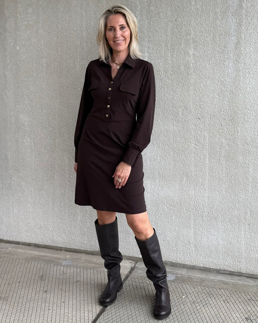 Triple Nine - Travel Jurk Melin Donkerbruin - 51810 - Peet kleding