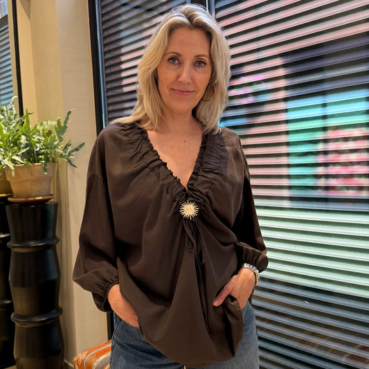Blouse Vleermuismouw Broche Bruin - Peet kleding