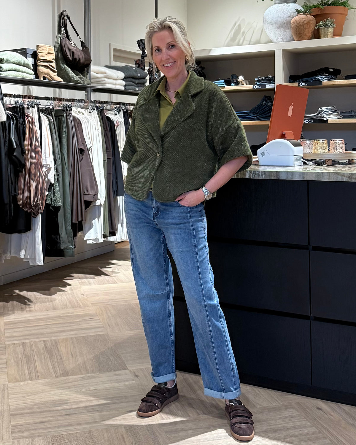 Fluffy Vest Jona Olijfgroen - Peet kleding