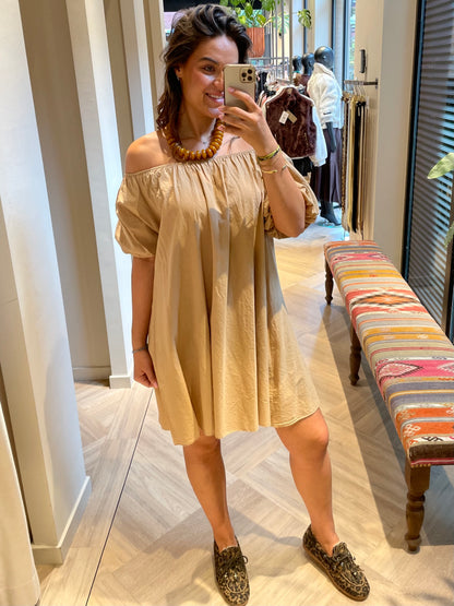 Jurk Maria Offshoulder Camel