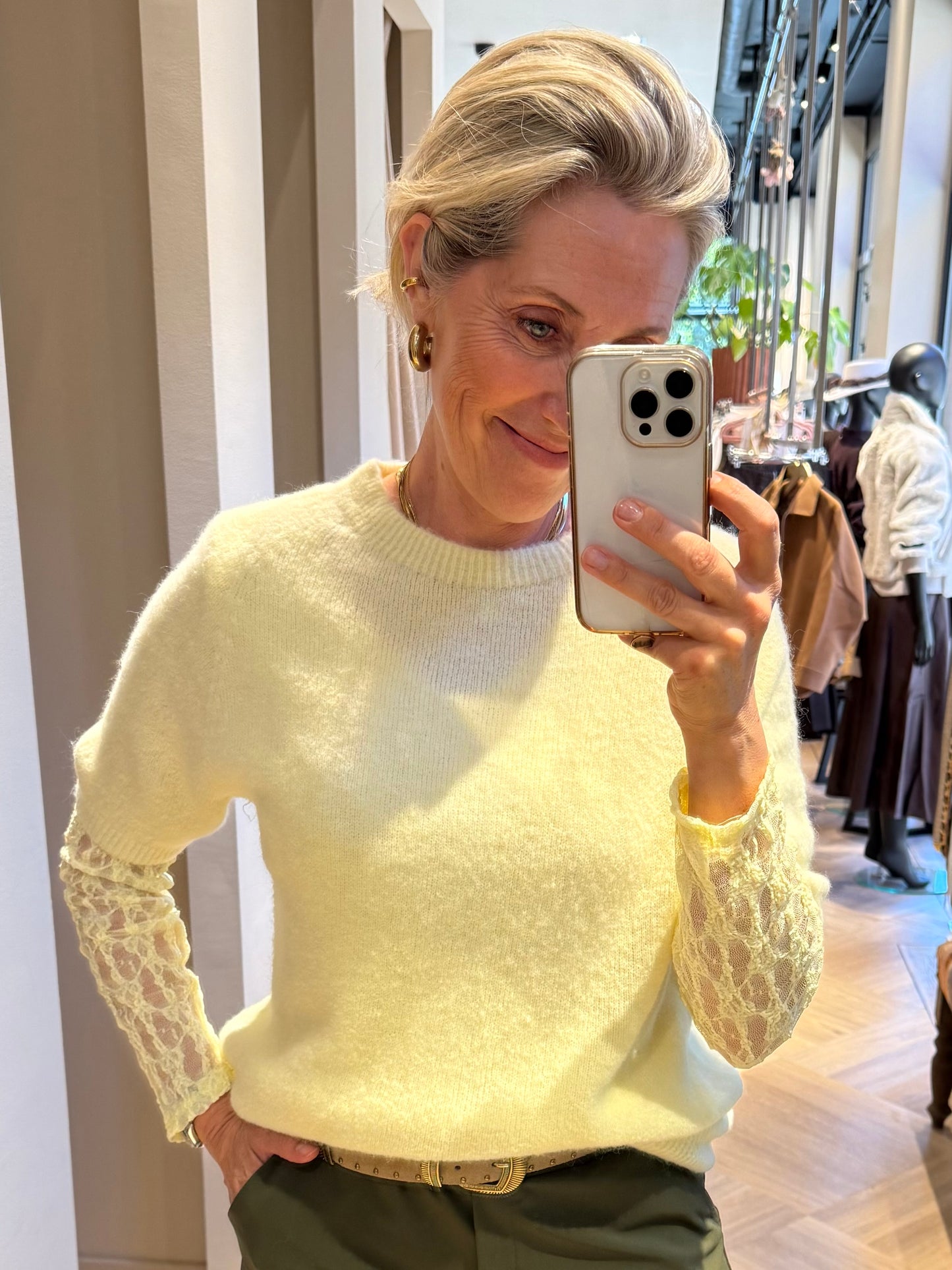 Triple Nine - Kanten Top Lucy Zachtgeel