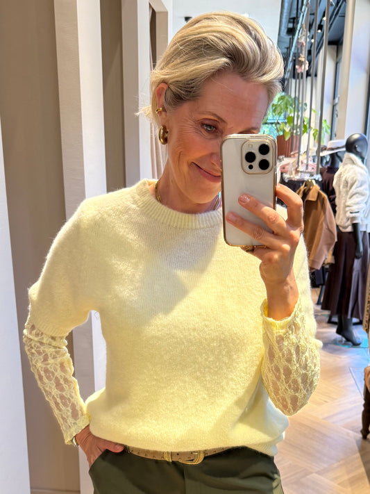 Triple Nine - Alpaca Top Levi Zachtgeel - Peet kleding
