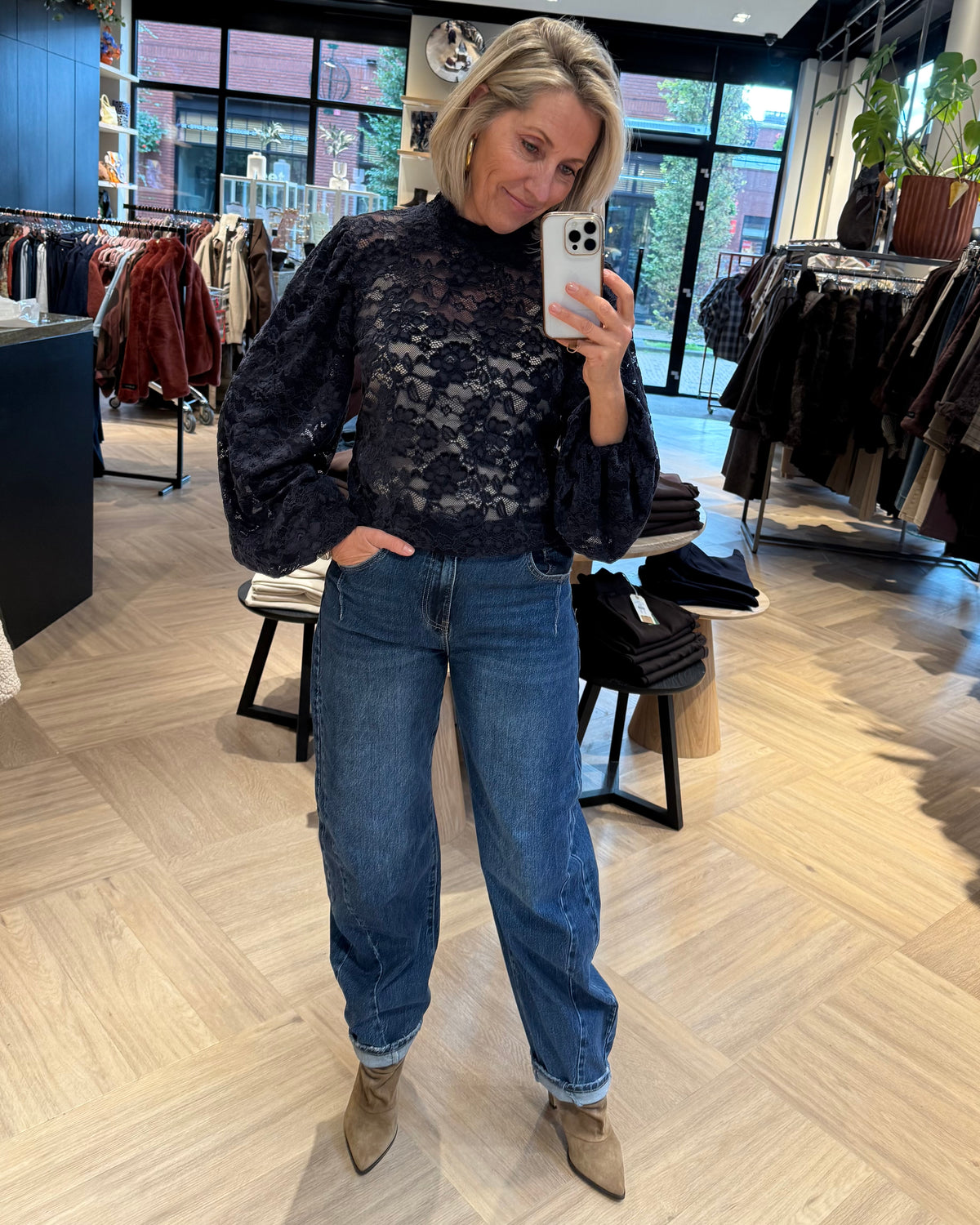 Top Mura Ballonmouw Kant Donkerblauw - Peet kleding
