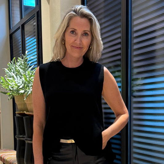 Gebreide Top Mouwloos Lucy Zwart - Peet kleding