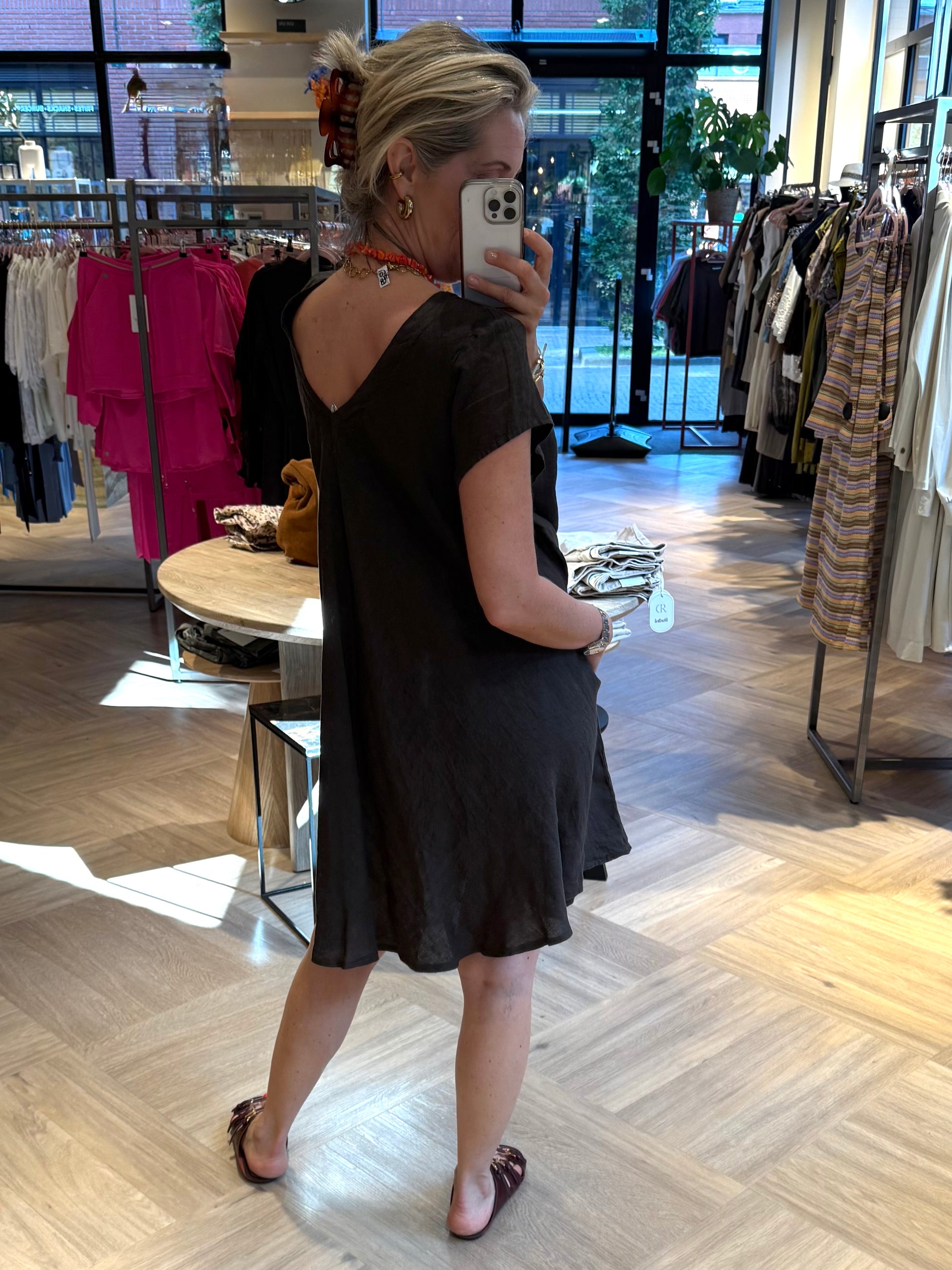 Jurk Kaartje V-Hals Bruin - Peet kleding