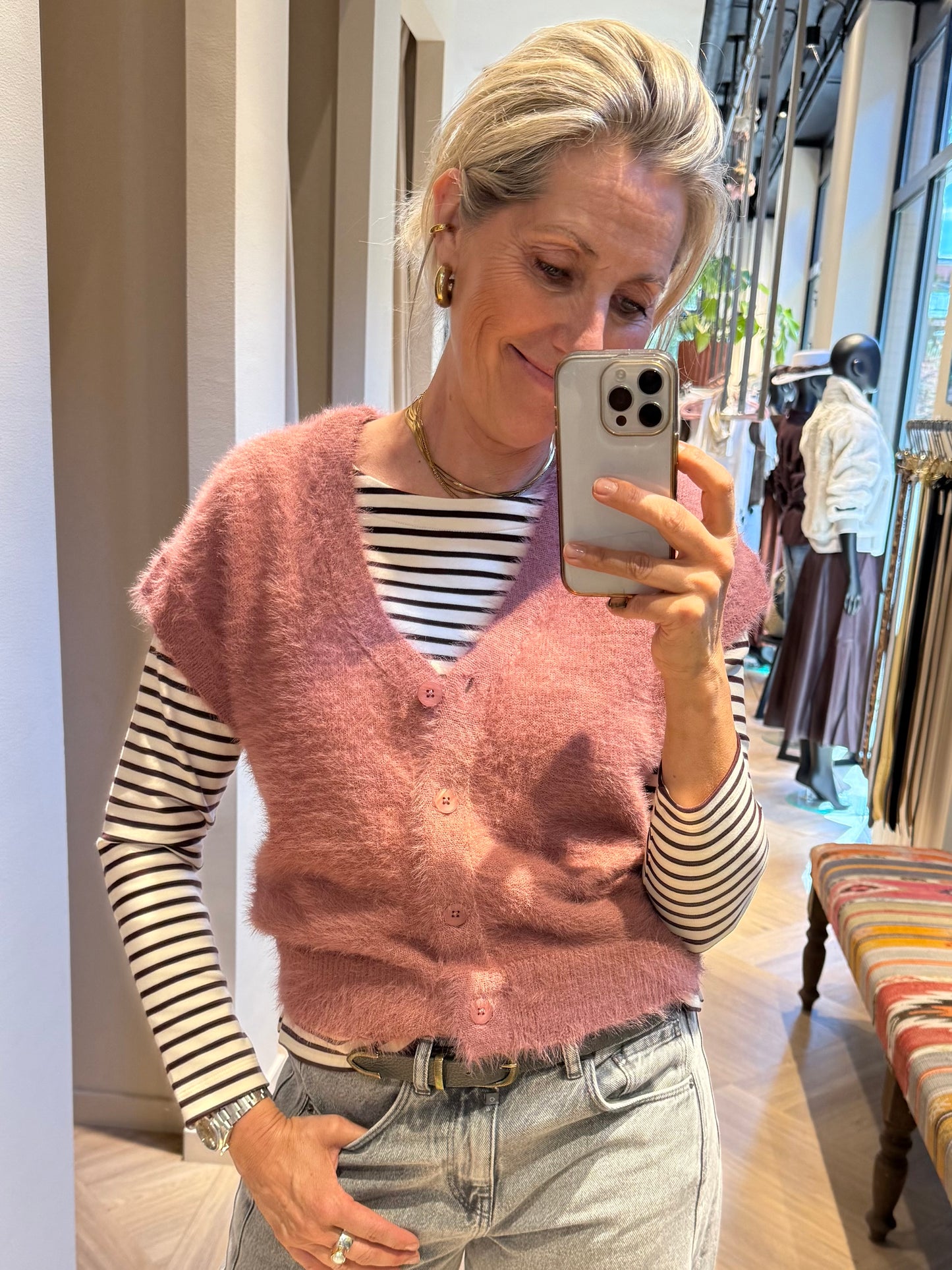 Red Button Vest Sleeveles Fuzzy Mauve