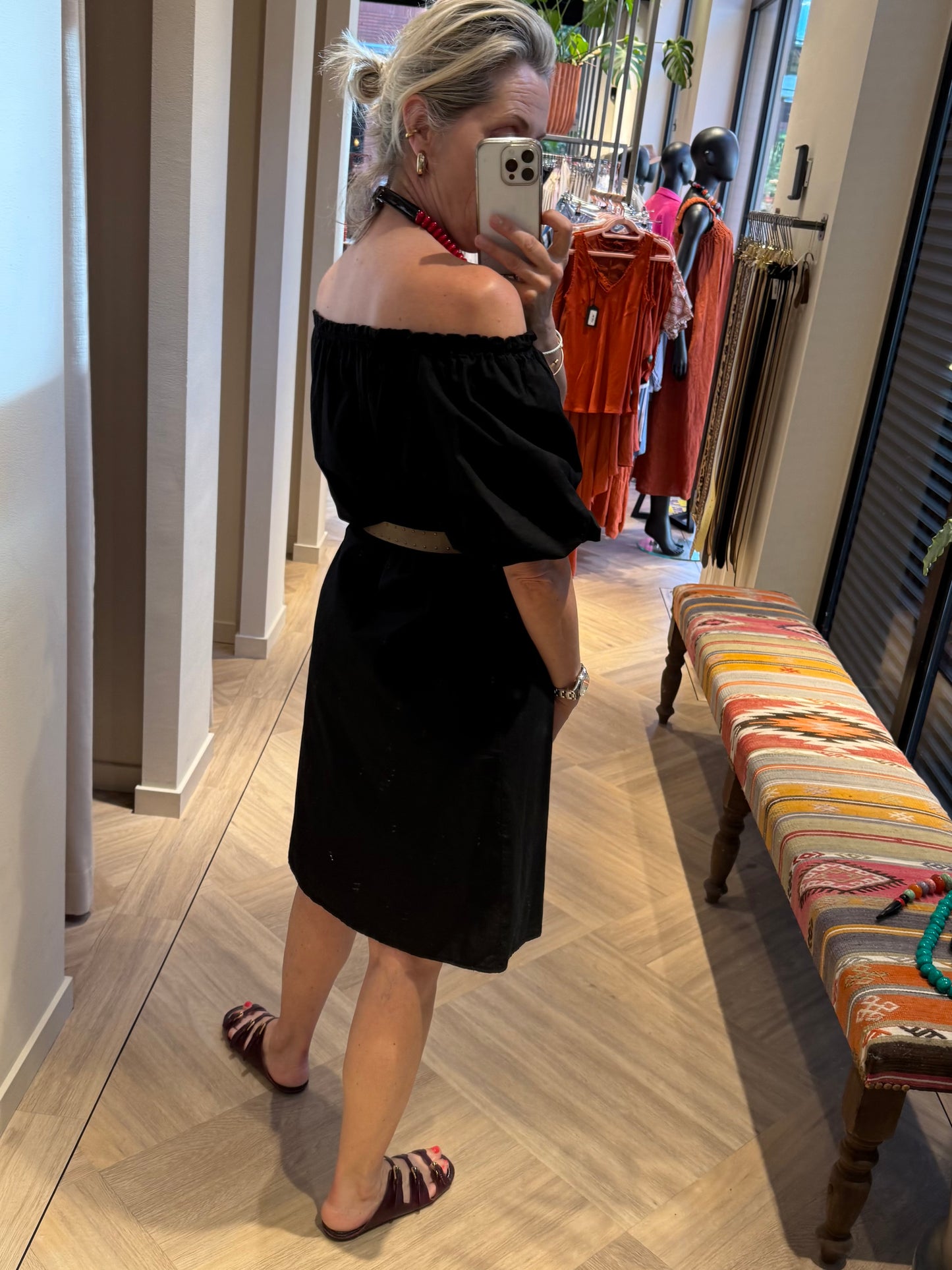Jurk Claire Offshoulder Zwart - Peet kleding