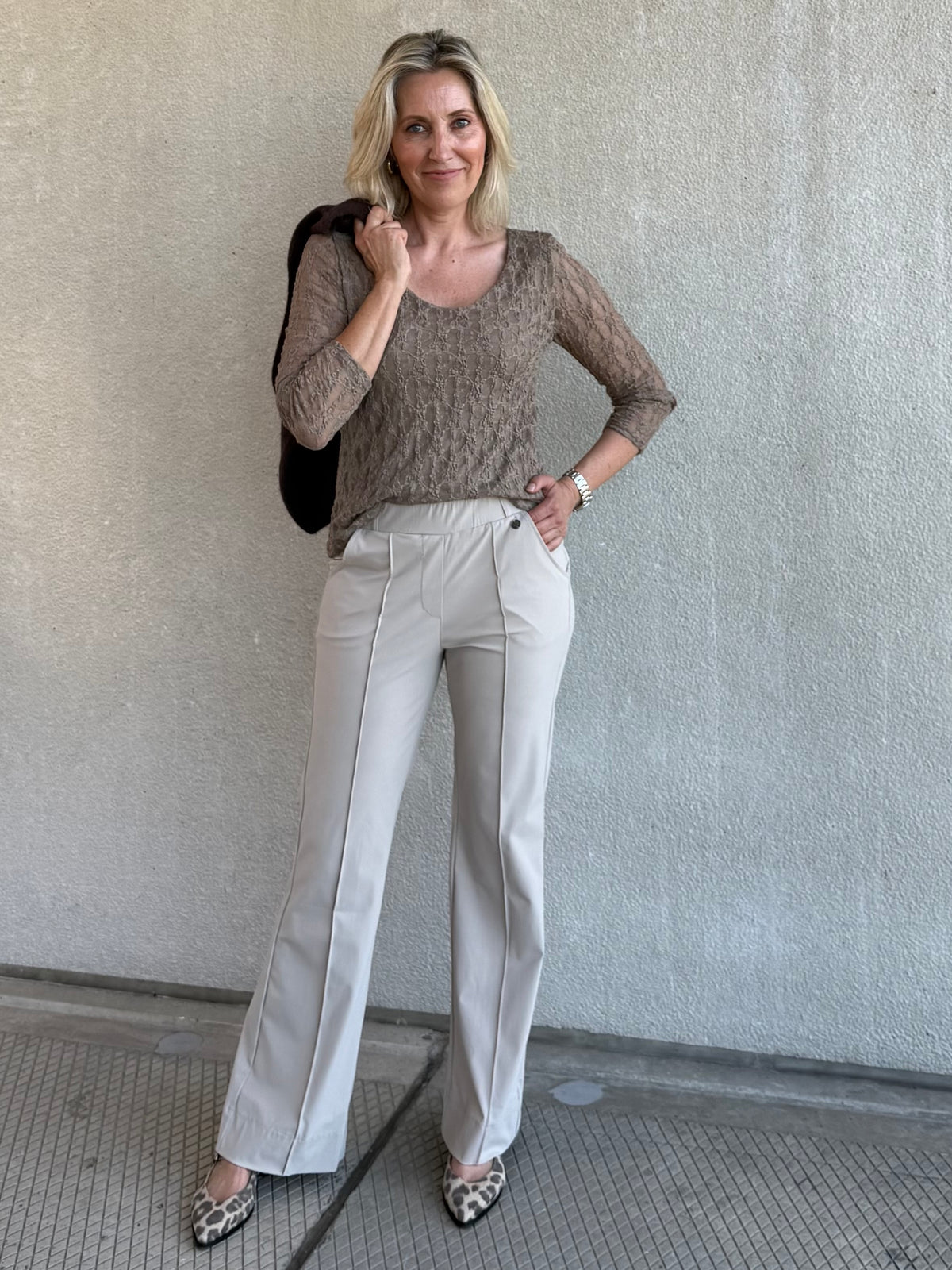 Triple Nine - Kanten Top Lucy Taupe - Peet kleding