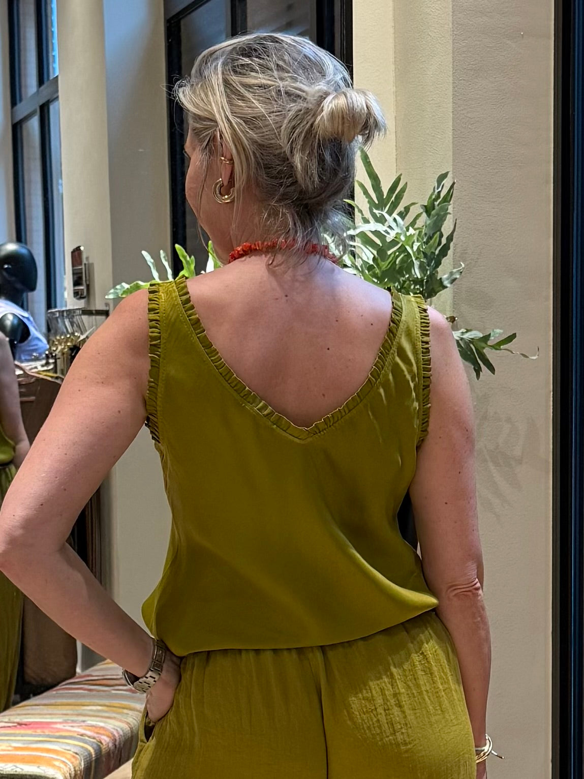 Top Anne Silk Olijf - Peet kleding