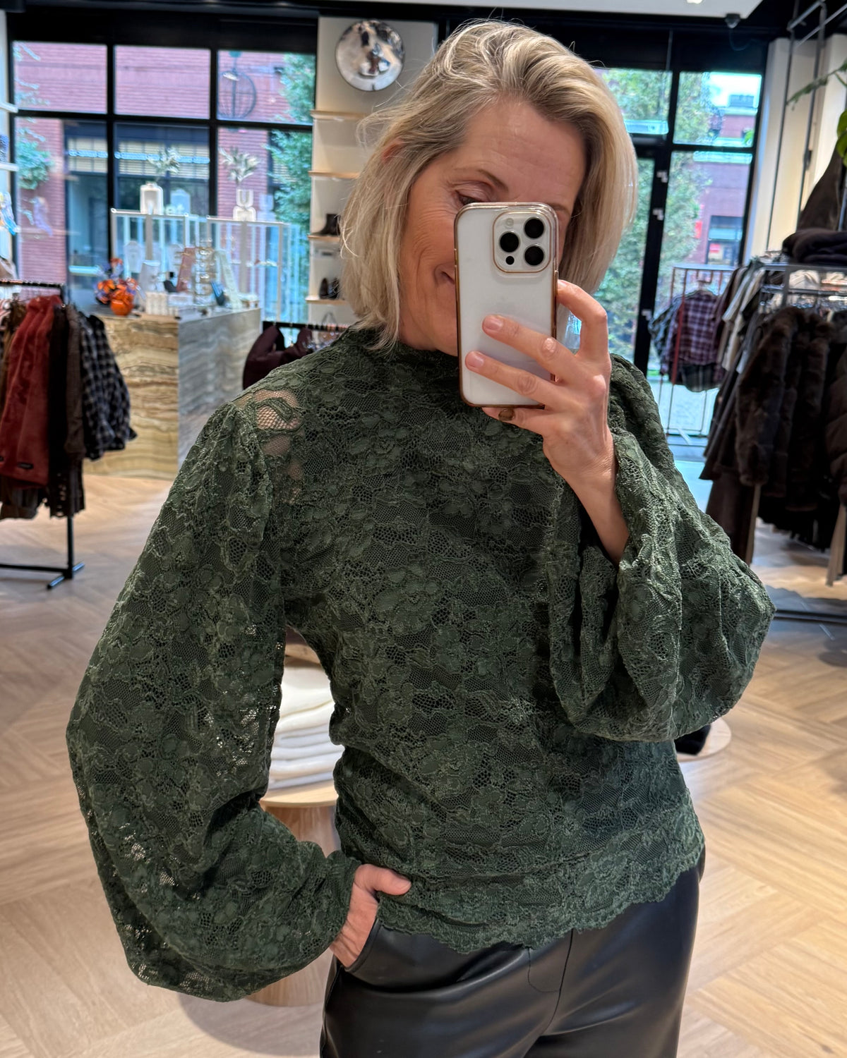 Top Mura Ballonmouw Kant Donkergroen - Peet kleding