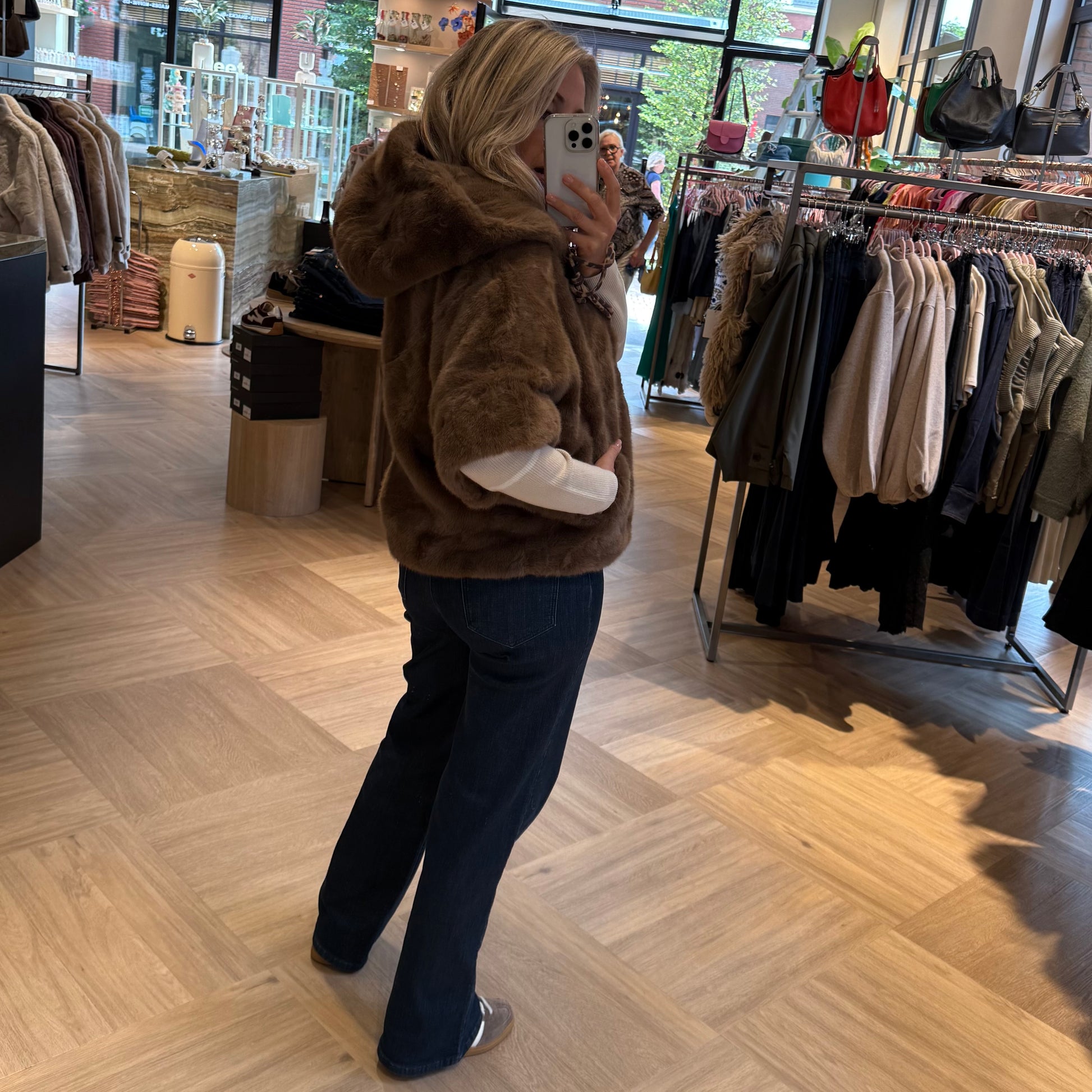 Bodywarmer Celia Faux Fur Taupe - Peet kleding