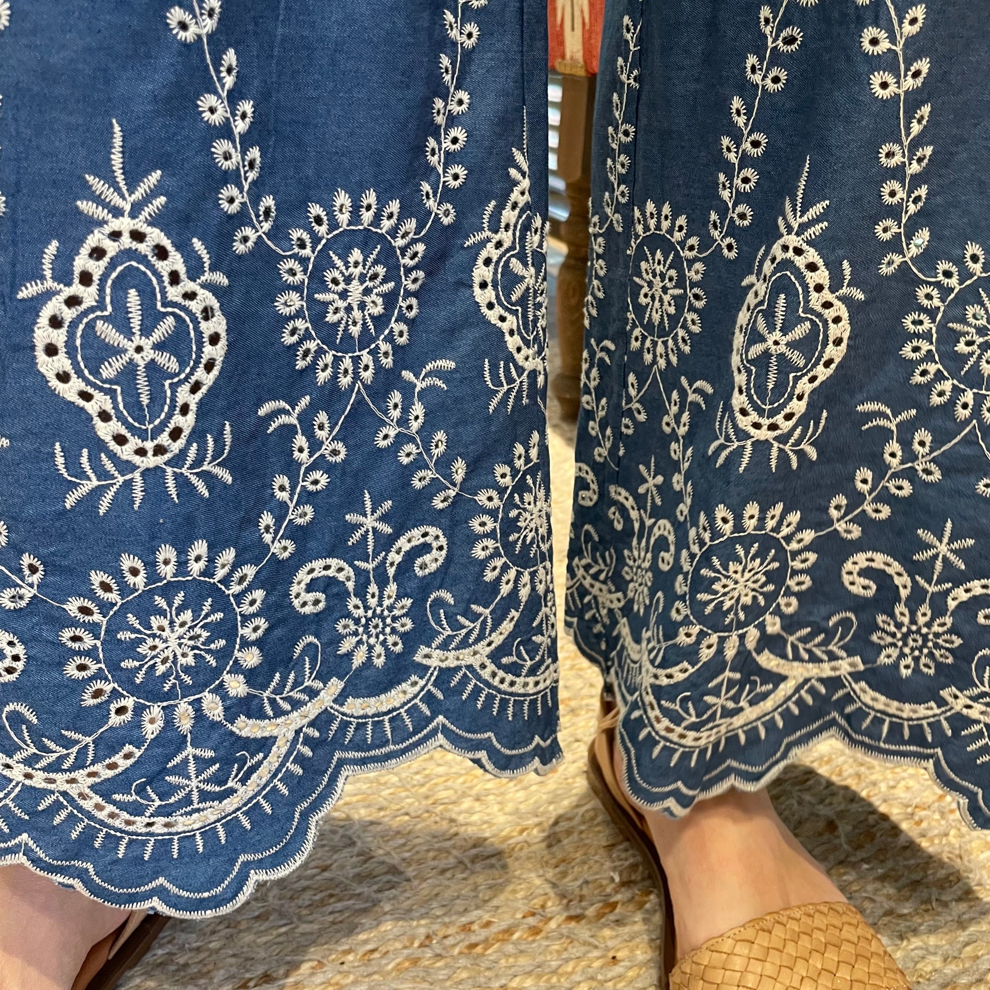 Denim Embroid Jumpsuit Mikanos - Peet kleding