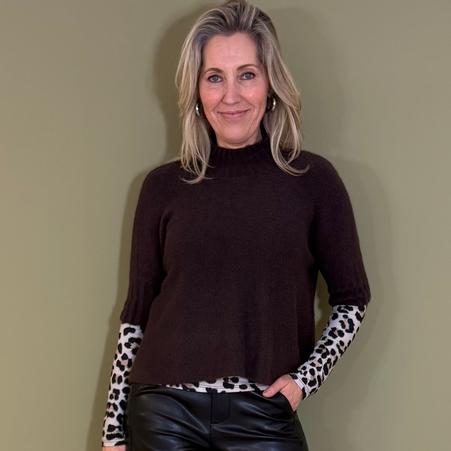 Triple Nine - Top Ruby Alpaca Bruin - Peet kleding