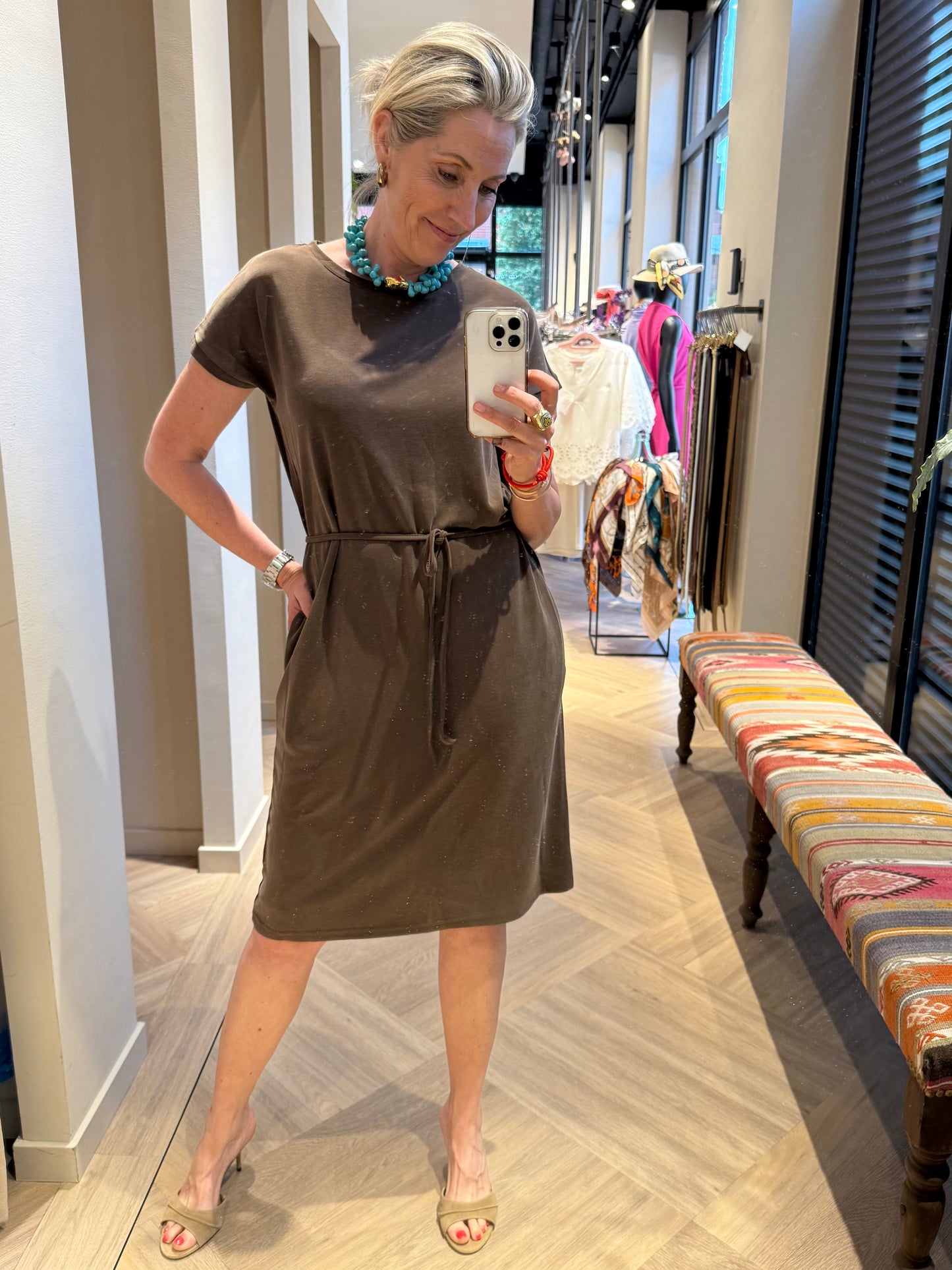 Azzurro Jurk Jill Donkerbruin - Peet kleding