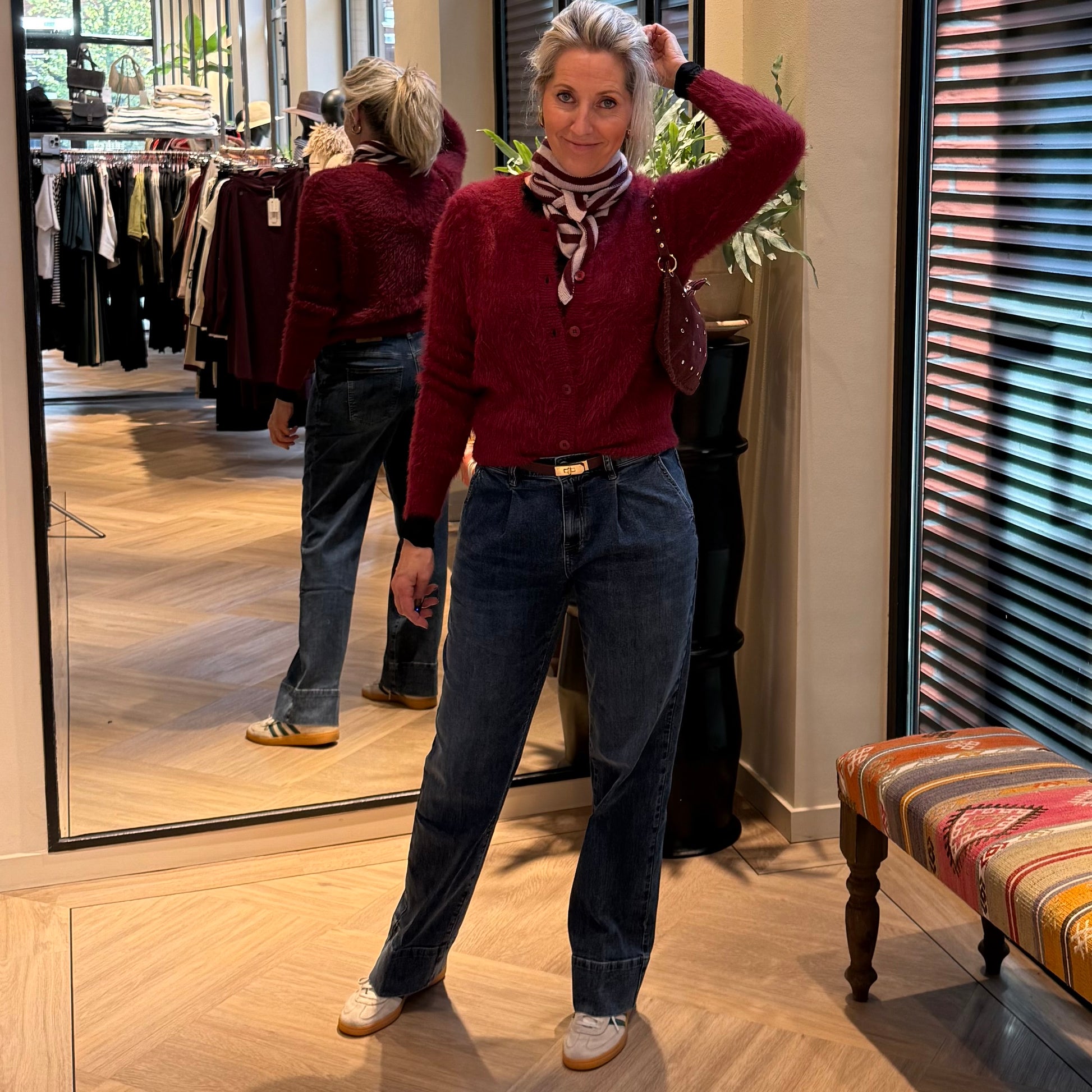 Red Button Vest Fuzzy Bordeaux - Peet kleding