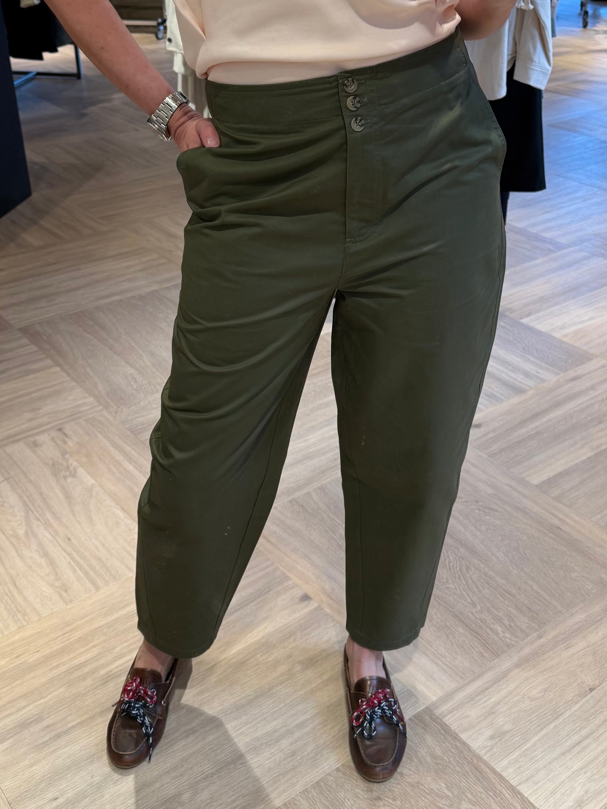 Yaya Barrel Broek Army - Peet kleding