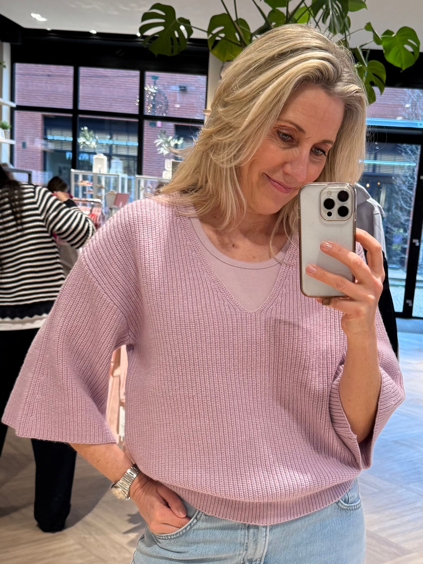 With Black Trui April Lavender - Peet kleding