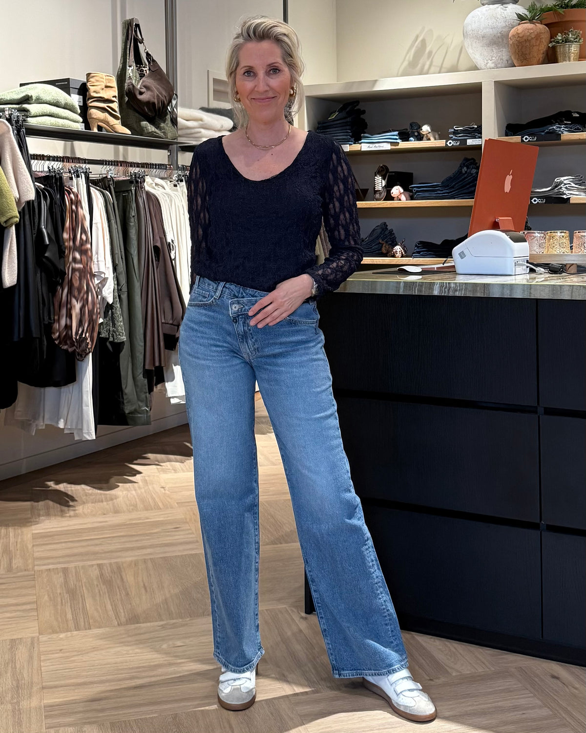 Triple Nine - Kanten Top Lucy Navy - Peet kleding
