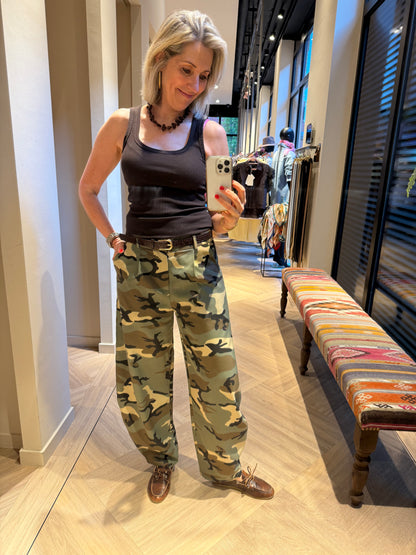 Ambika Broek Nina Barrel Army Print - Peet kleding