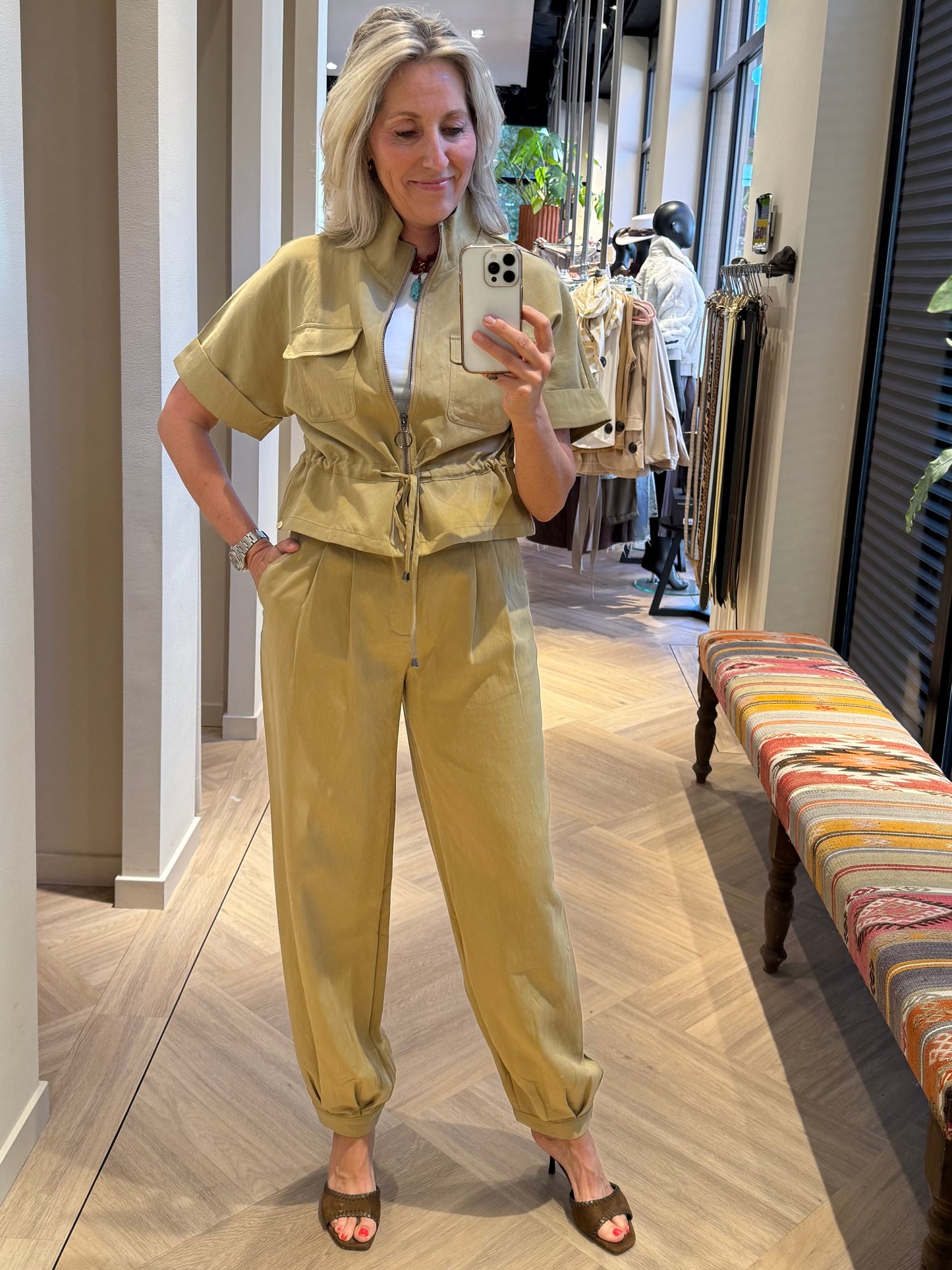 Ambika Gilet Iris Khaki - Peet kleding