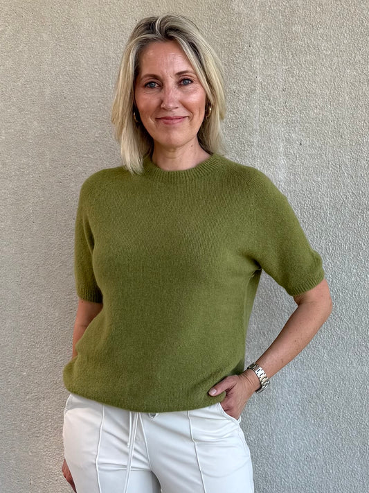 Triple Nine - Alpaca Top Levi Olijfgroen - Peet kleding
