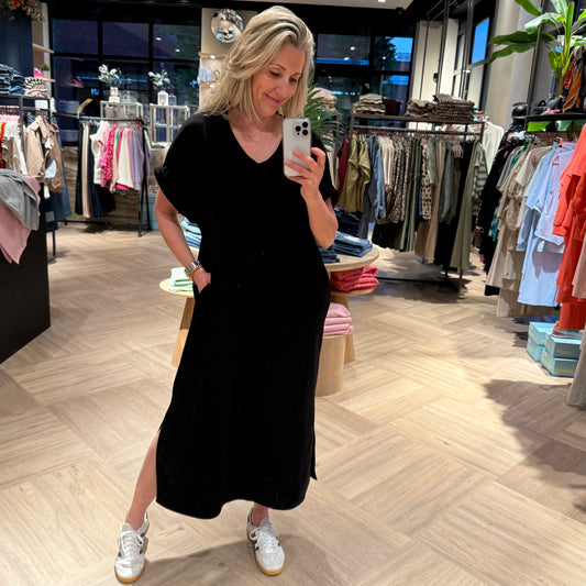Azzurro Jurk Adi V-Hals Zwart