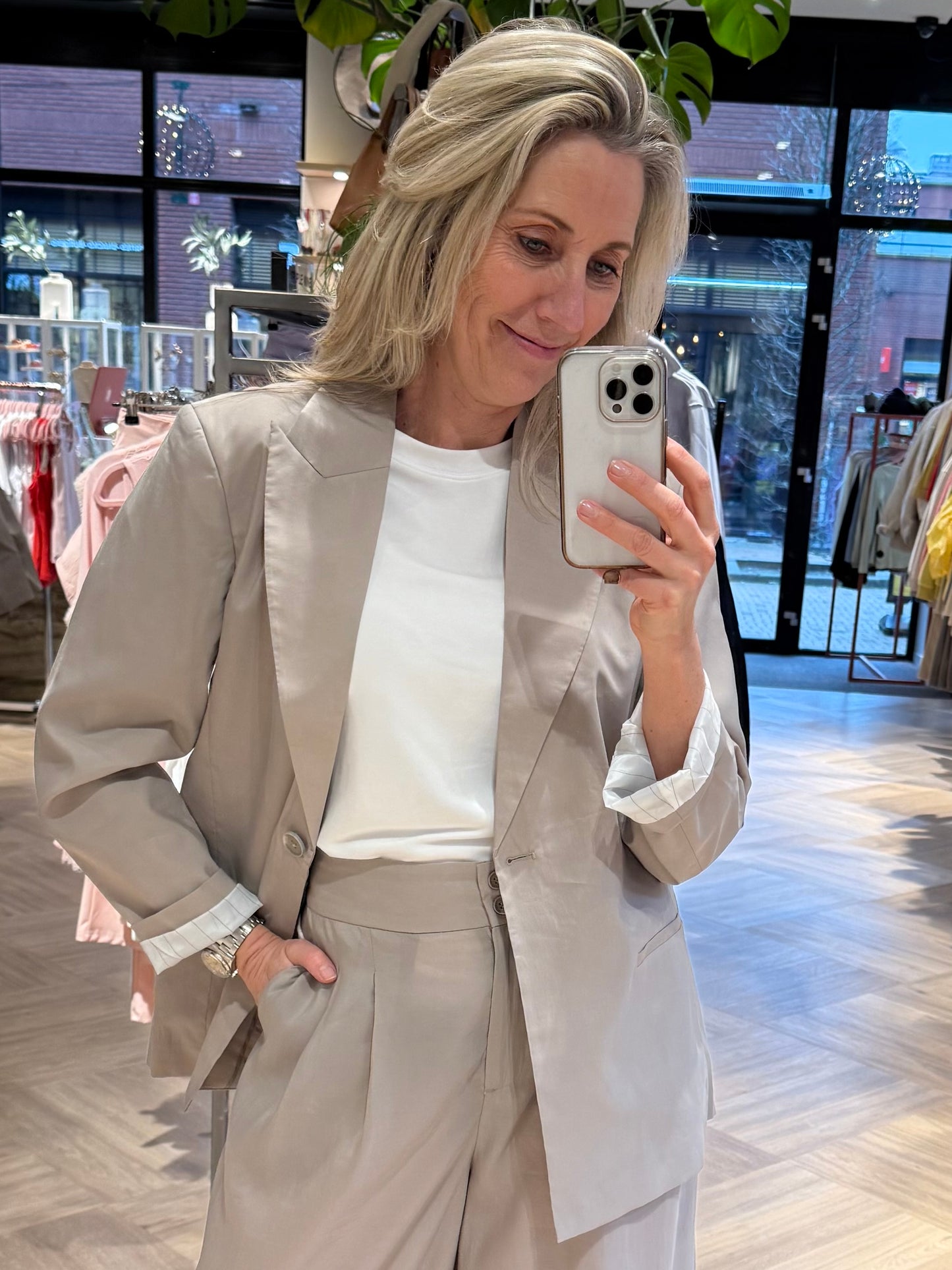 With Black Blazer Marleen - Peet kleding