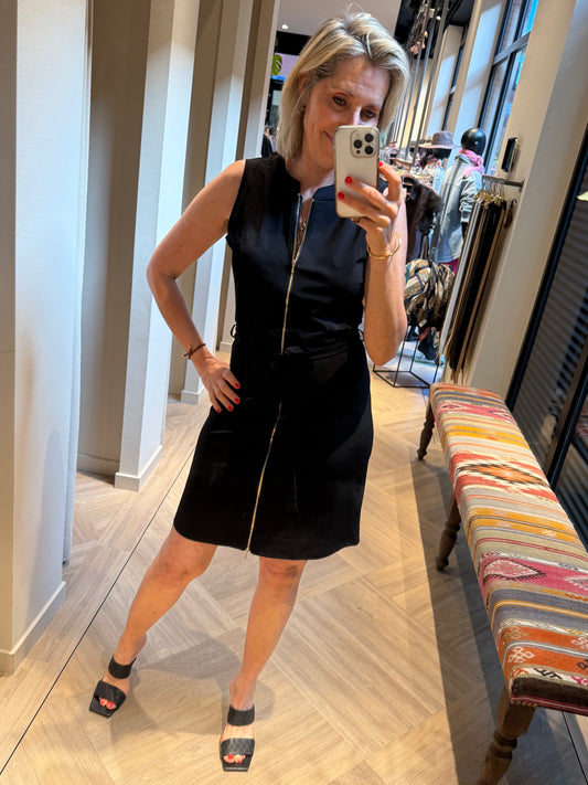 Triple Nine Travel Jurk Florence Zwart - 51819 - Peet kleding