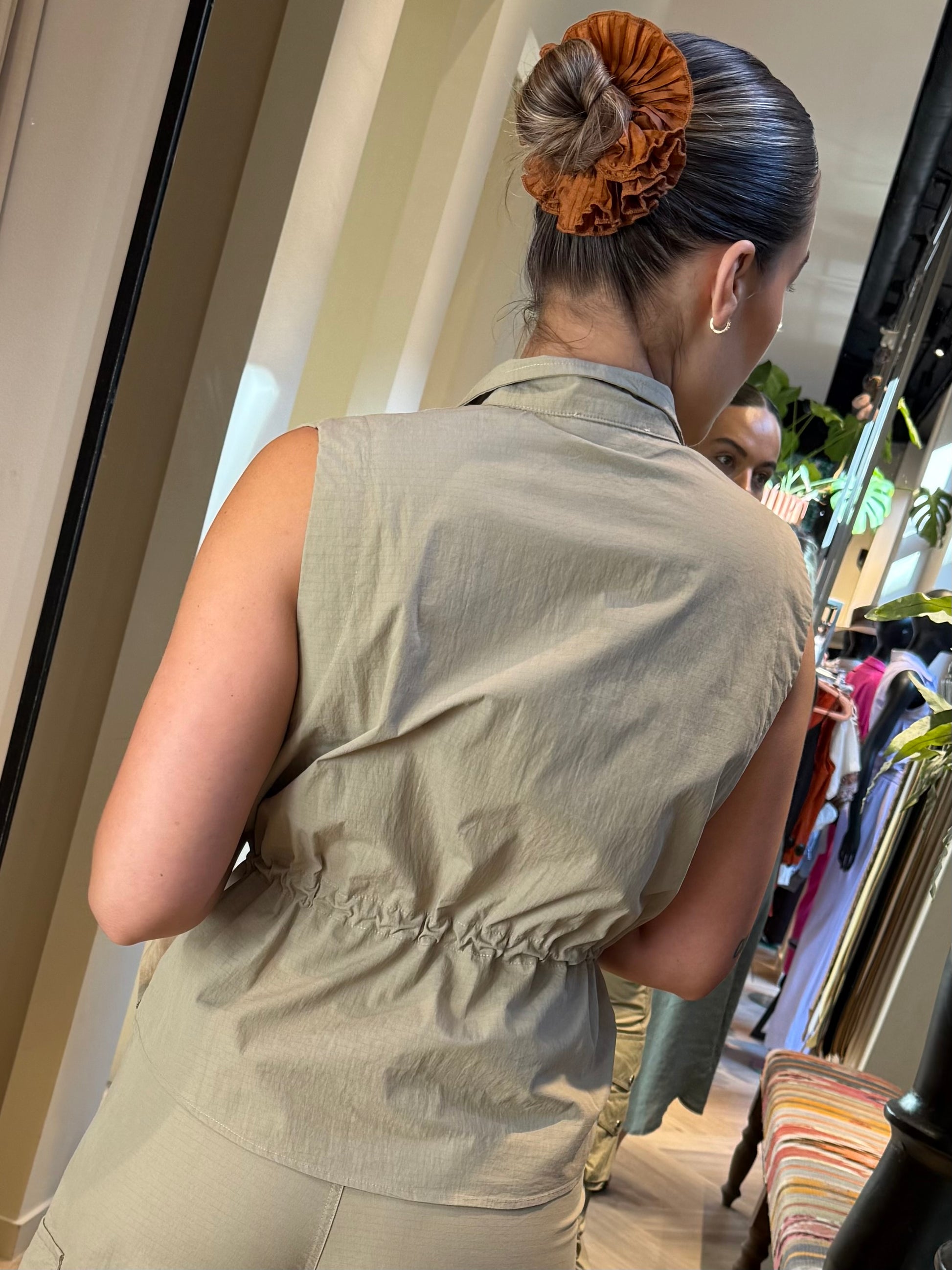 Ambika Gilet Aleid Khaki - Peet kleding