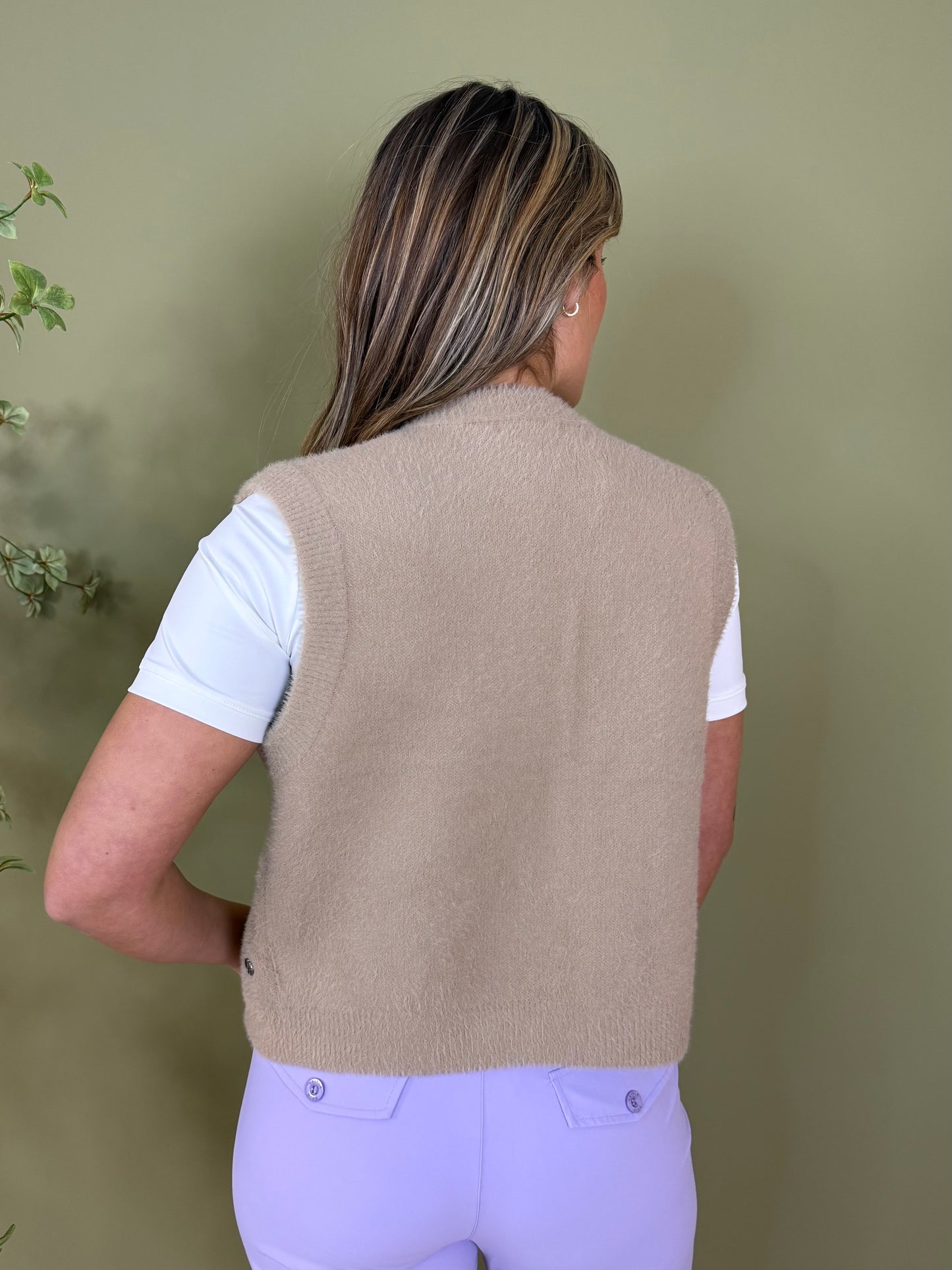 Triple Nine - Fluffy Gilet Inky Beige - 9001 - Peet kleding