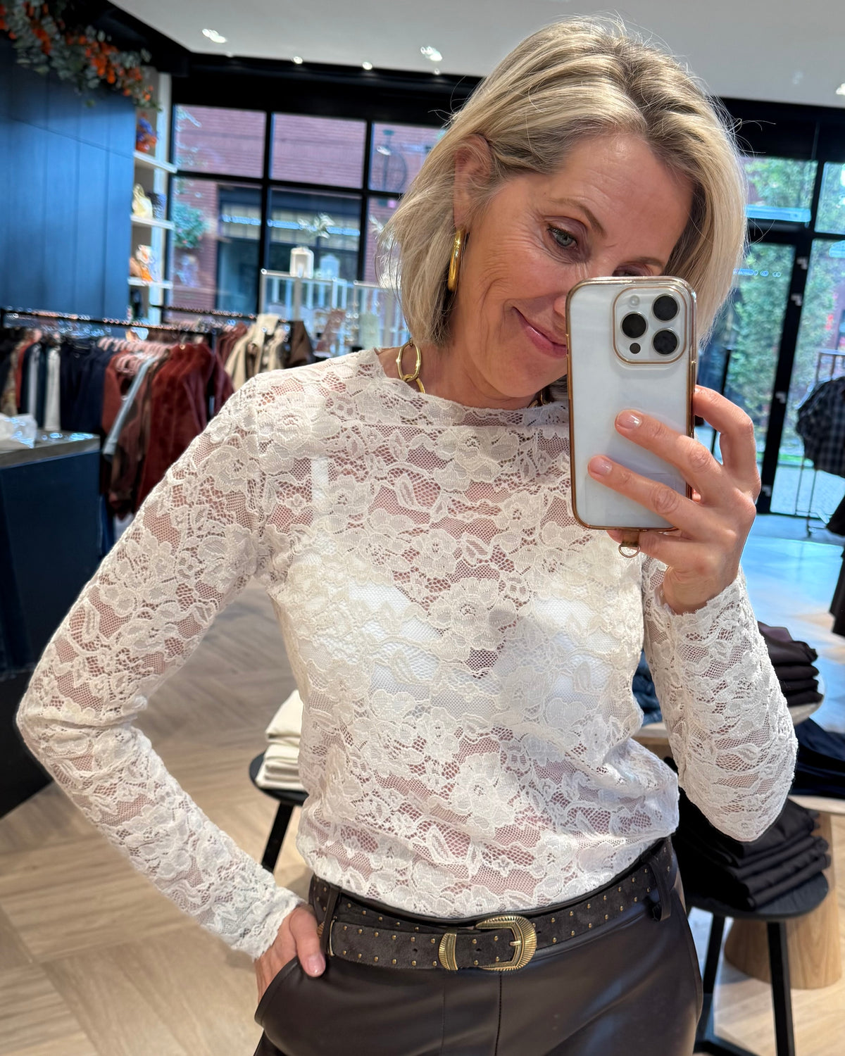 Top Kyra Kant Offwhite - Peet kleding