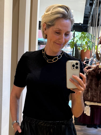 Top Basic Jip Zwart - Peet kleding