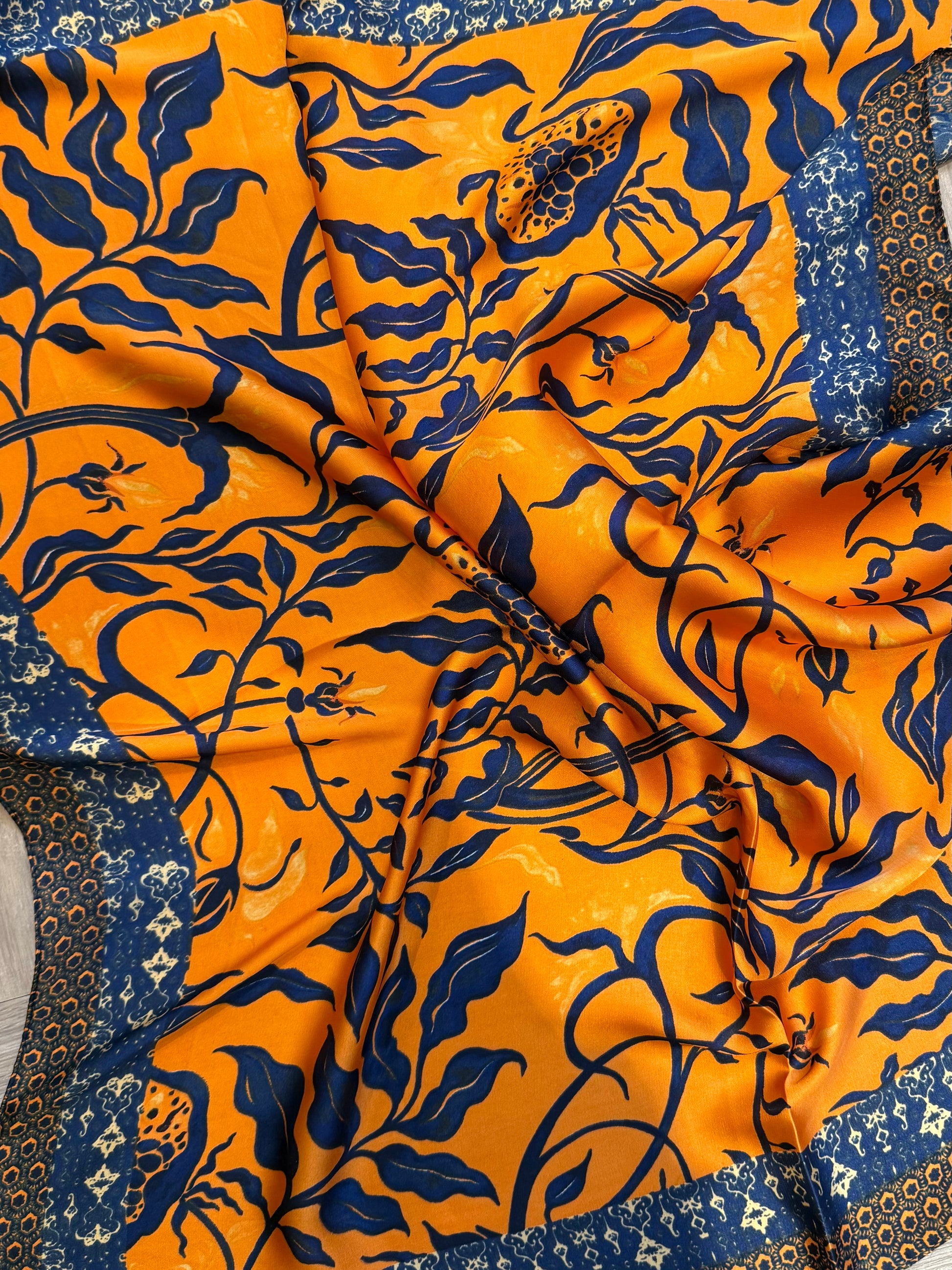 Sjaal Oranje Blauw Bladmotief - Peet kleding