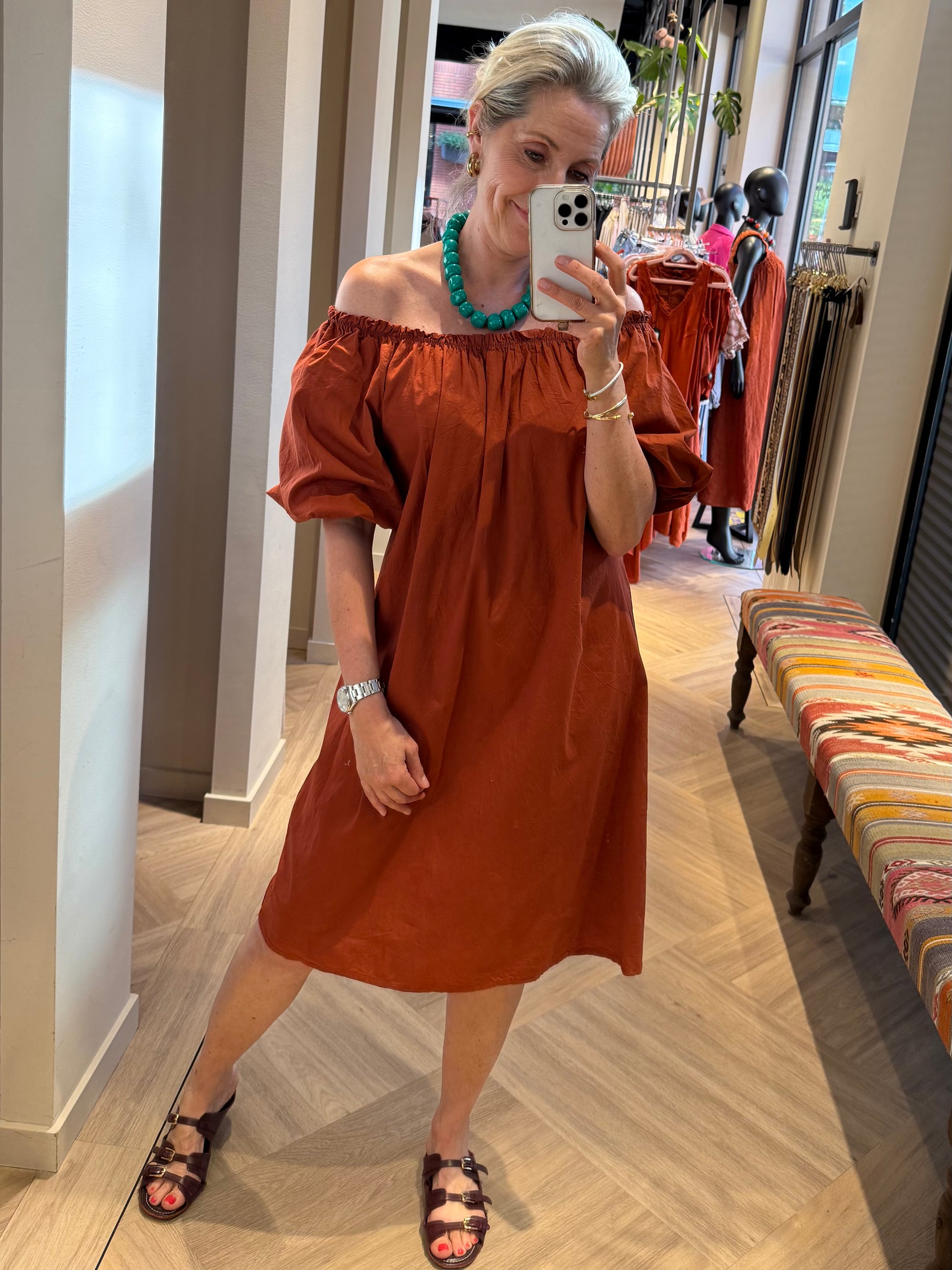 Jurk Claire Offshoulder Brique - Peet kleding