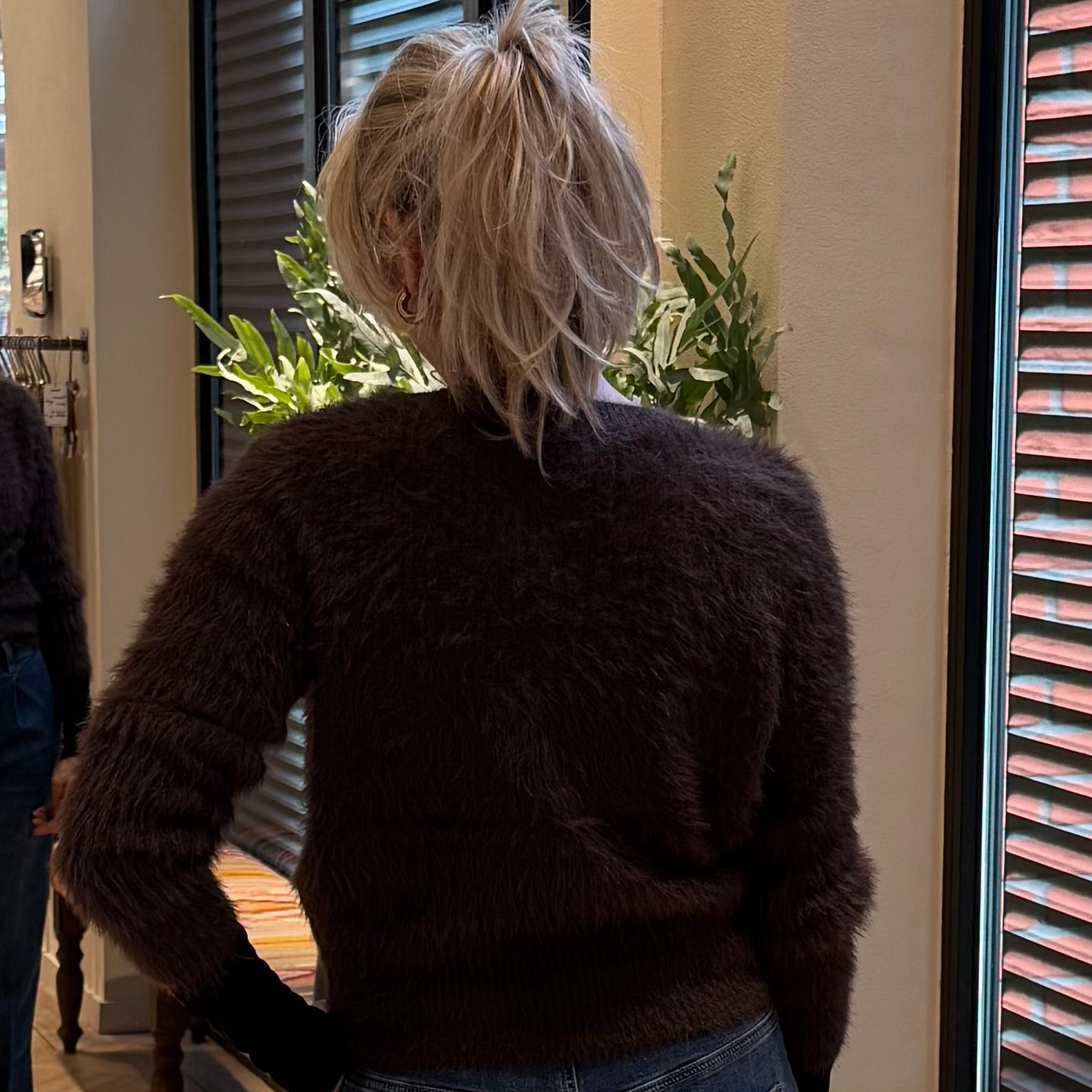 Red Button Vest Fuzzy Bruin - Peet kleding