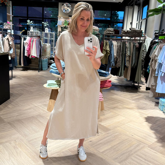 Azzurro Jurk Adi V-Hals Zand