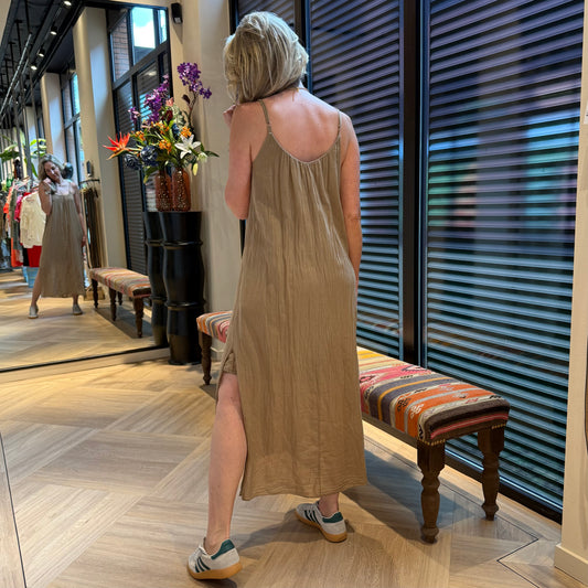 Jurk Gigi Camel - Peet kleding