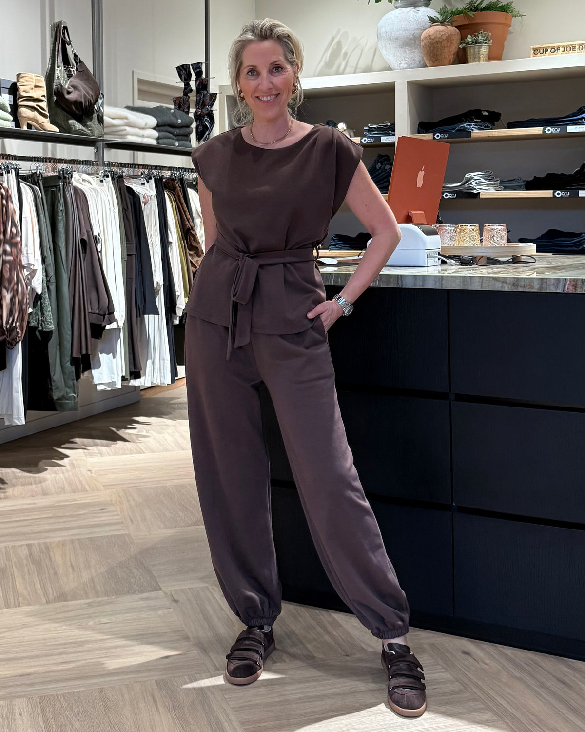 Trendy Jogging Set Kylie Donkerbruin - Peet kleding