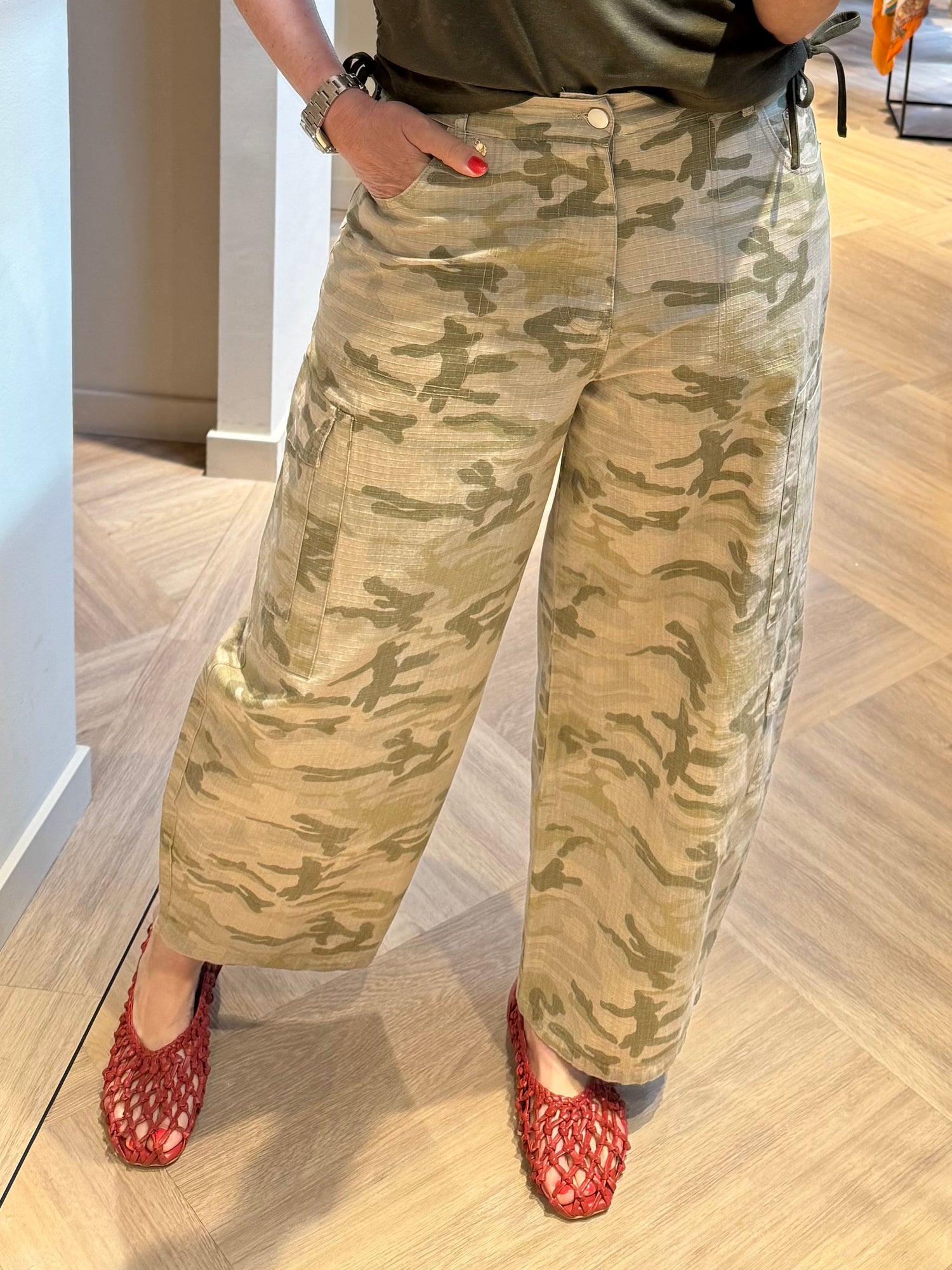 Ambika Broek Caby Army Zachtgroen - Peet kleding