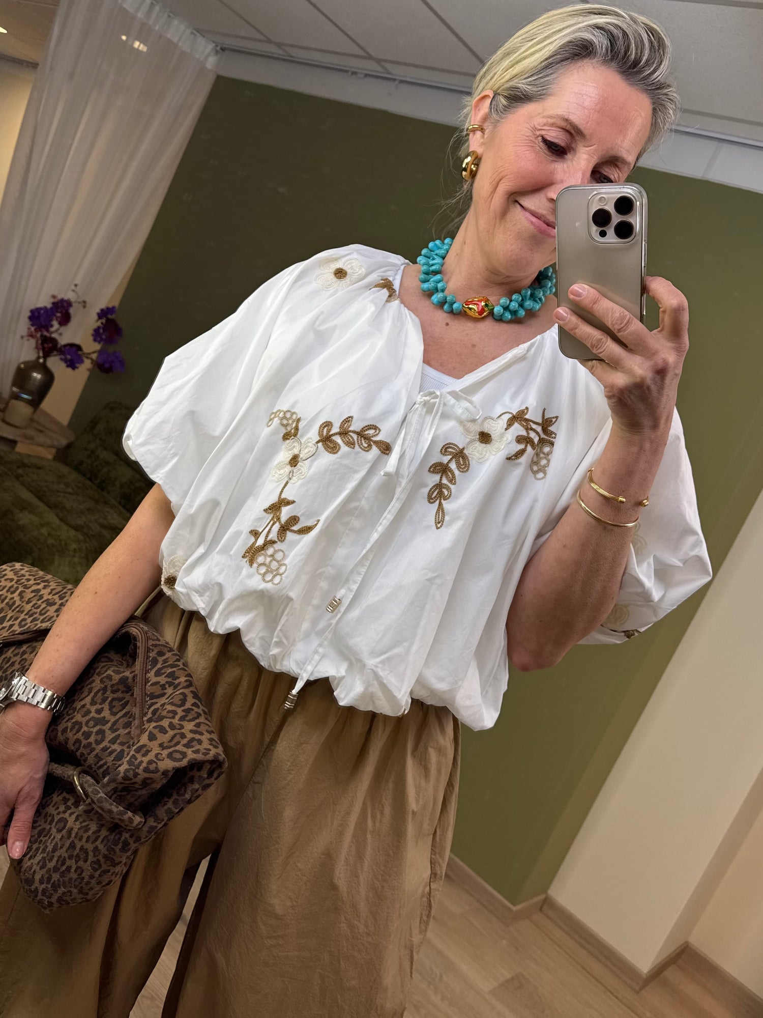 Blouse Boxy Embroid Flower Offwhite - Peet kleding