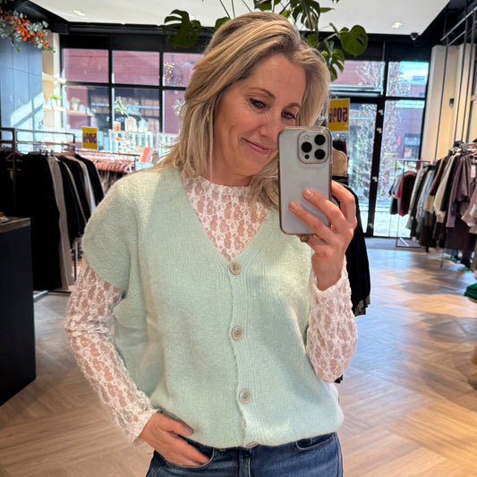 Gilet Nima Alpaca Zachtgroen - Peet kleding