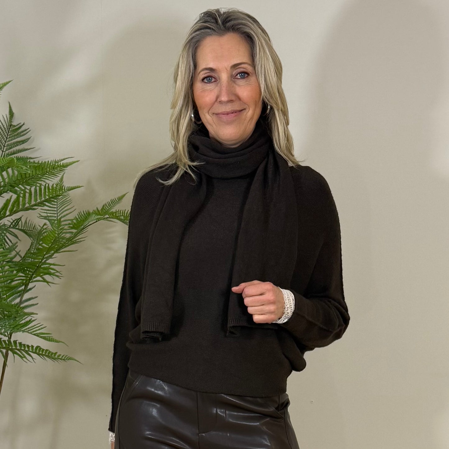 Triple Nine Vleermuis Trui Met Sjaal Donkerbruin - Peet kleding