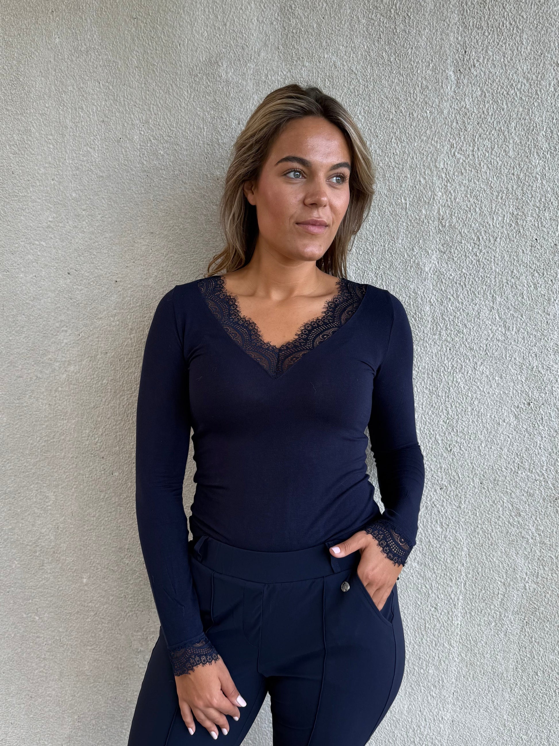 Cashmere Top Lou Lou Navy - 9003 - Peet kleding