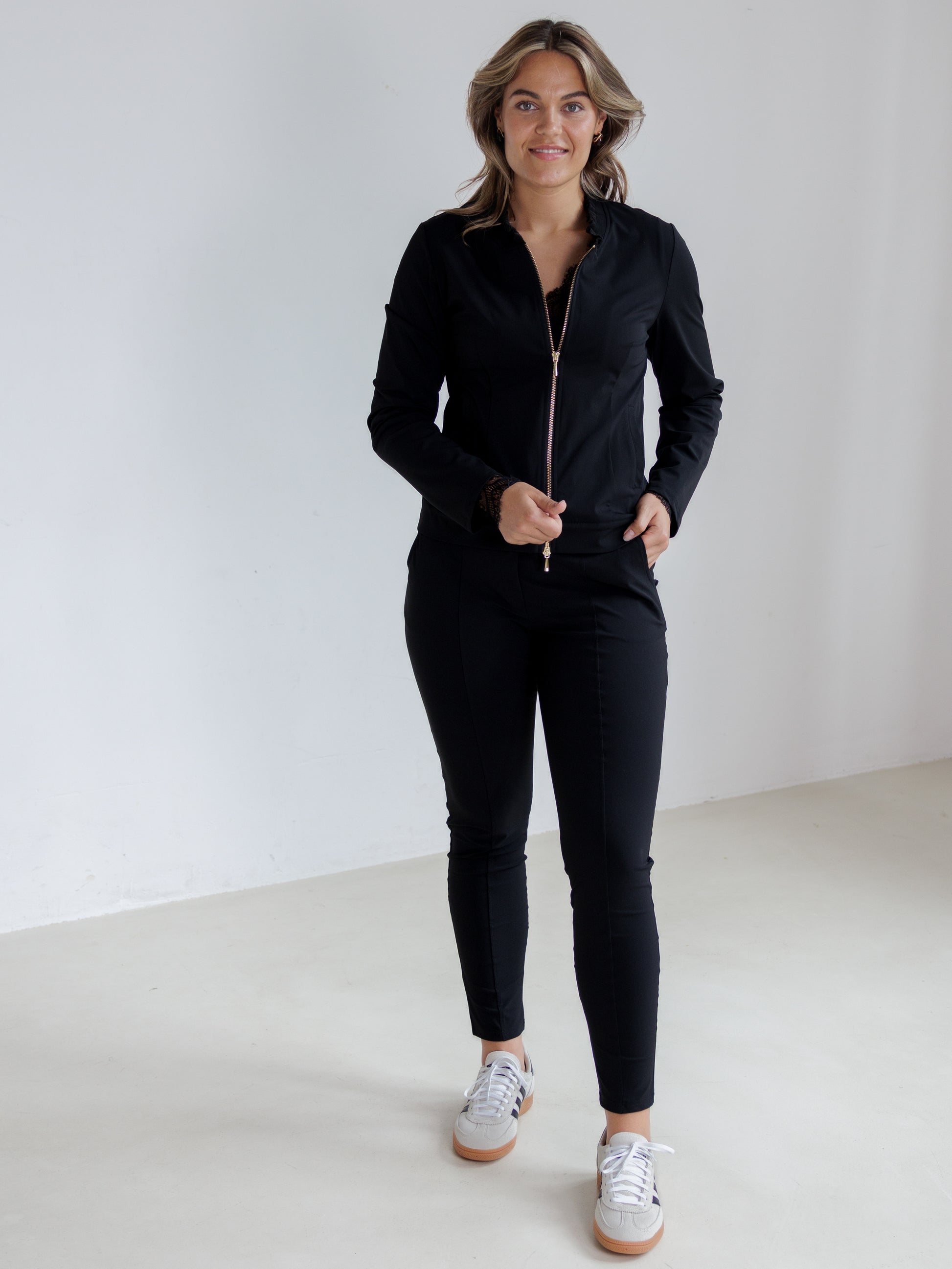 Triple Nine - Travel Jasje Nathalie Zwart - 92401 - Peet kleding